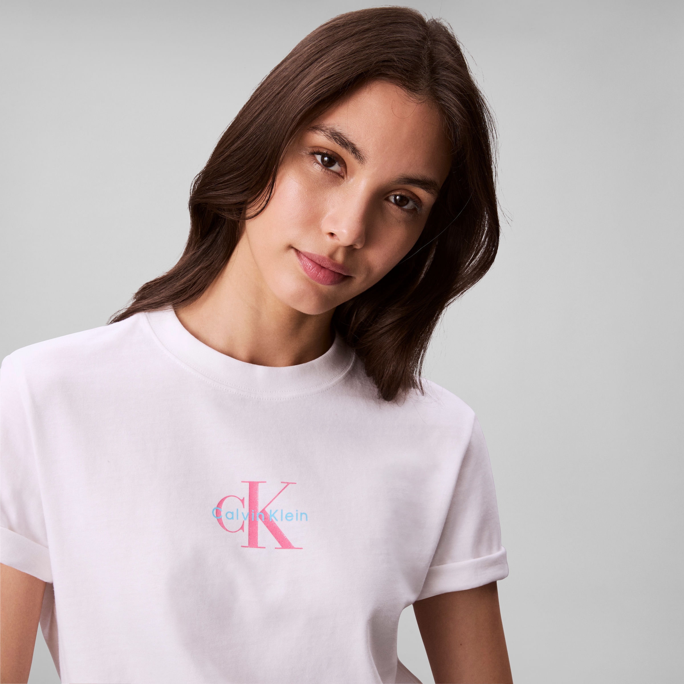 Calvin Klein Jeans Kurzarmshirt »SS 20s CLASSIC LOGO TEE«, Mit Rundhalsausschnitt