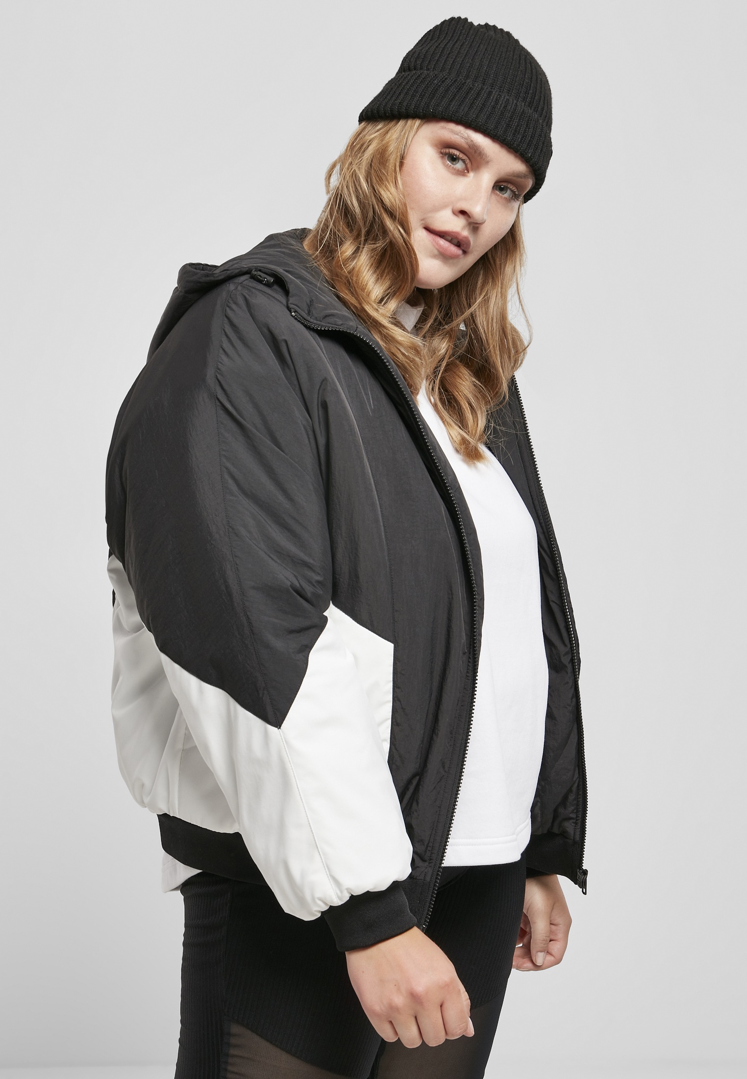 URBAN CLASSICS Allwetterjacke »Urban Classics Frauen Ladies Padded 2-Tone Batwing Jacket«, (1 St.), mit Kapuze