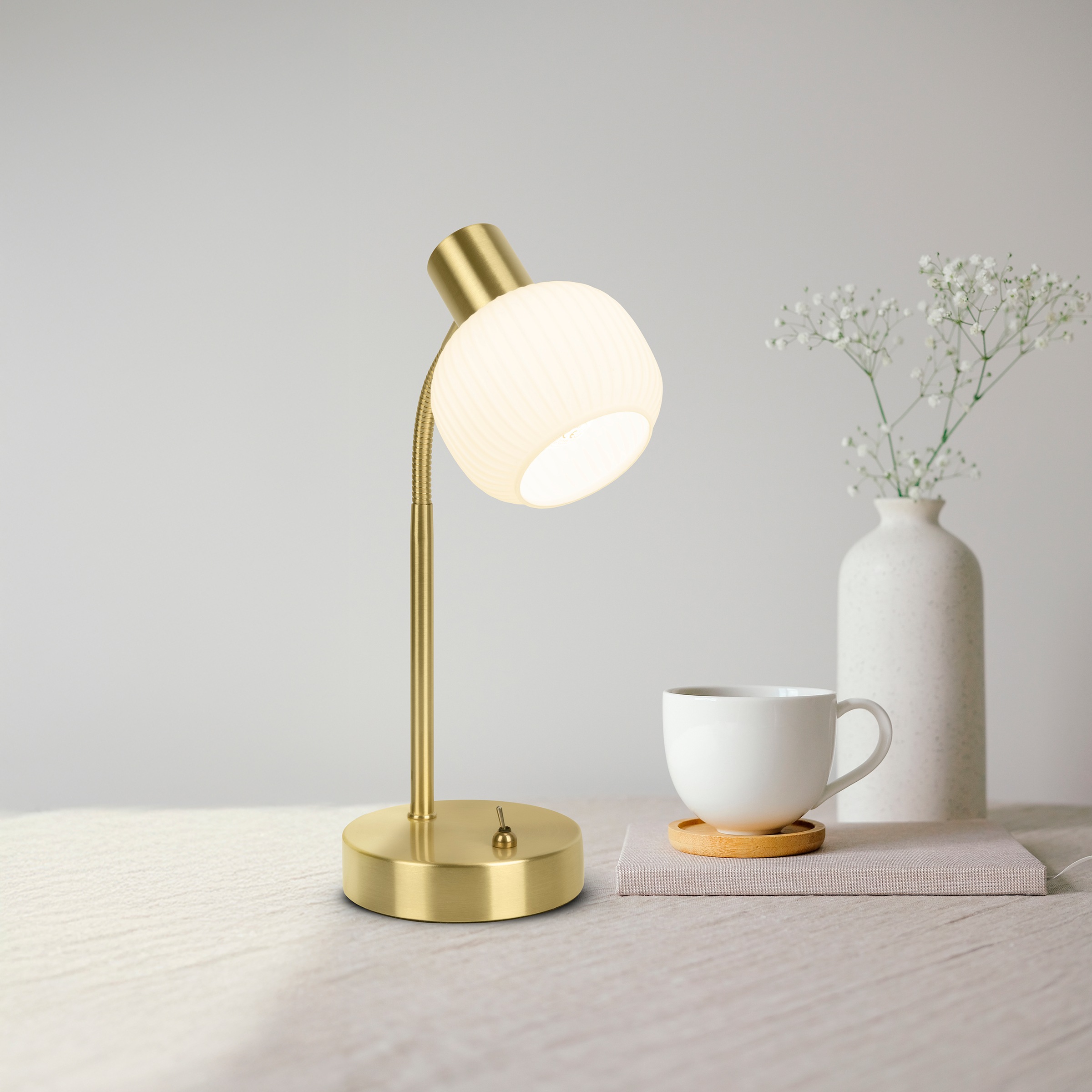 näve Tischleuchte »Learta« E14 1 Stk. exkl. 1x E14, messing matt, Glasschirm weiß opal, Zuleitung 150cm