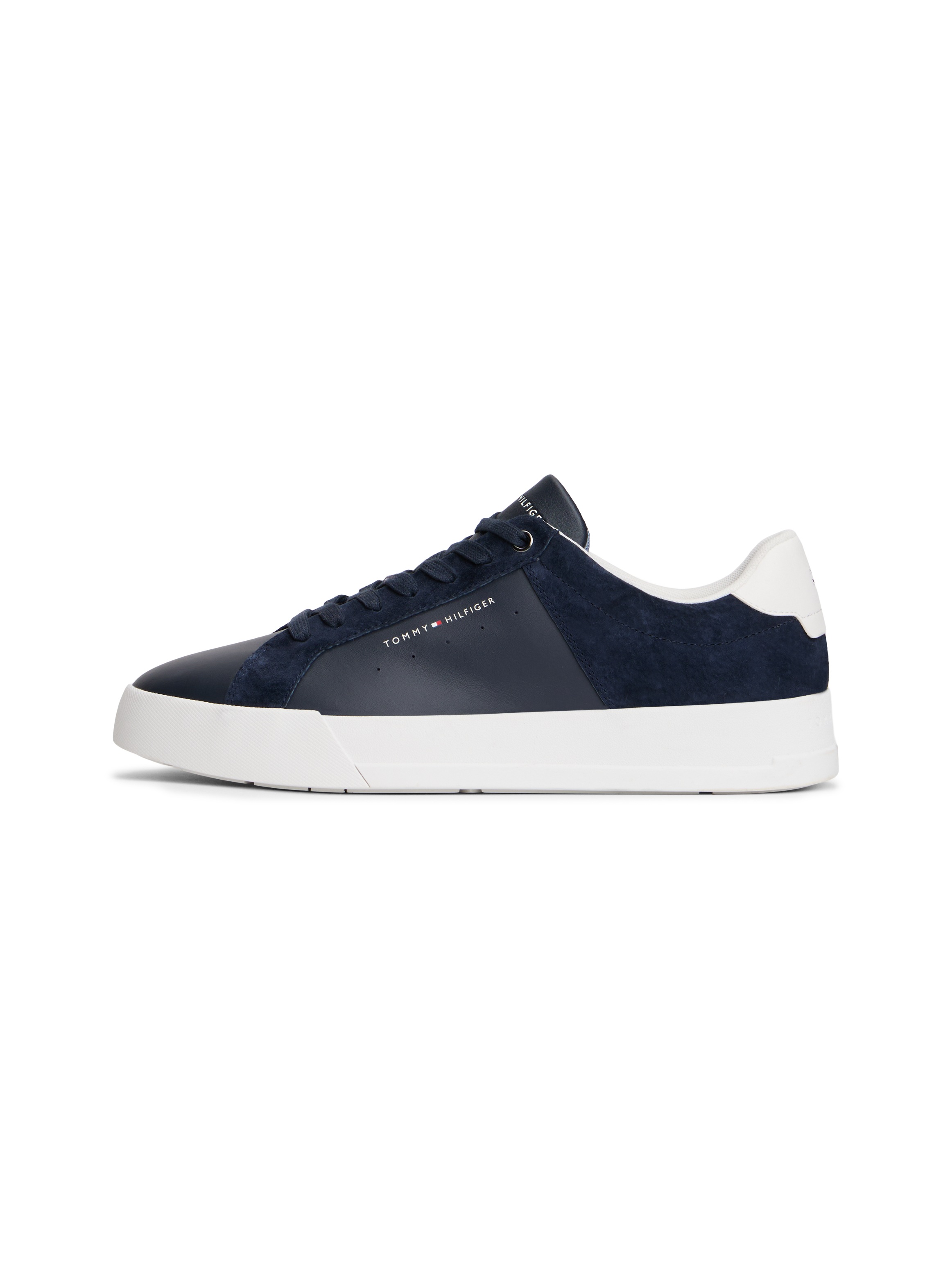 Tommy Hilfiger Sneaker »TH COURT MIX NUBUCK«, Freizeitschuh, Halbschuh, Schnürer mit zwei Logoschriftzügen