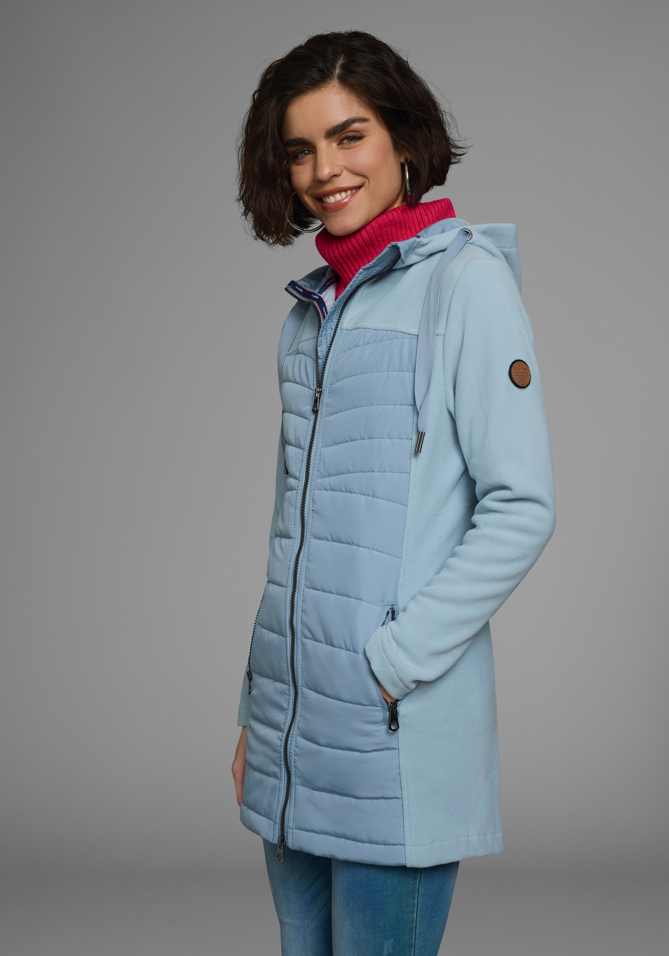 KangaROOS Langjacke, mit Kapuze, leichter Webstoff, figurbetonter Schnitt, mit Kapuze