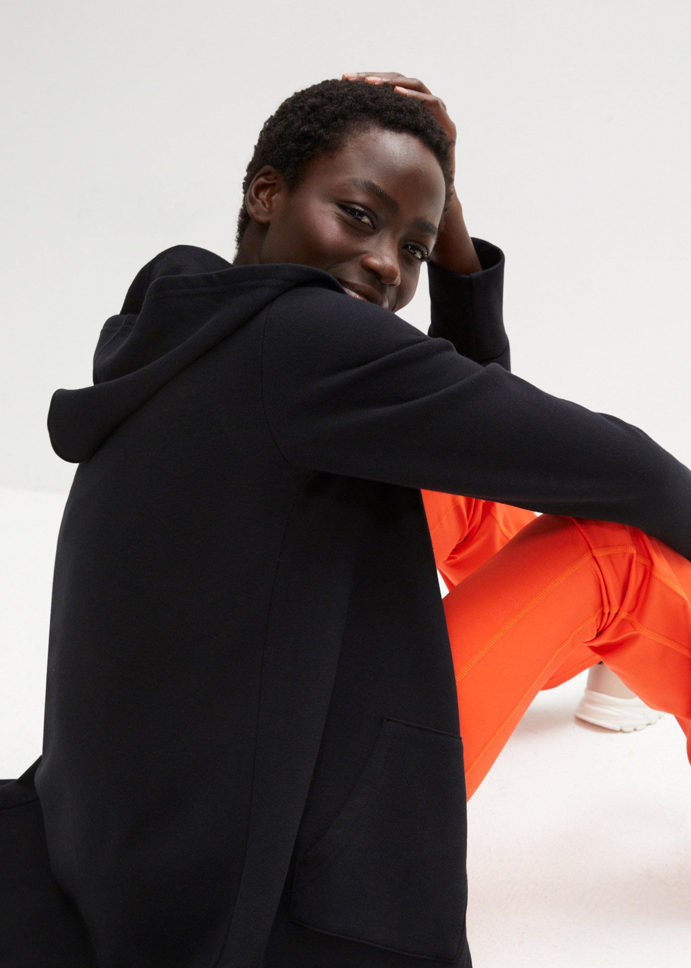 bonprix Sweatjacke »Long-Sweatjacke« mit Nahtreißverschluss, aus Baumwolle und Polyester