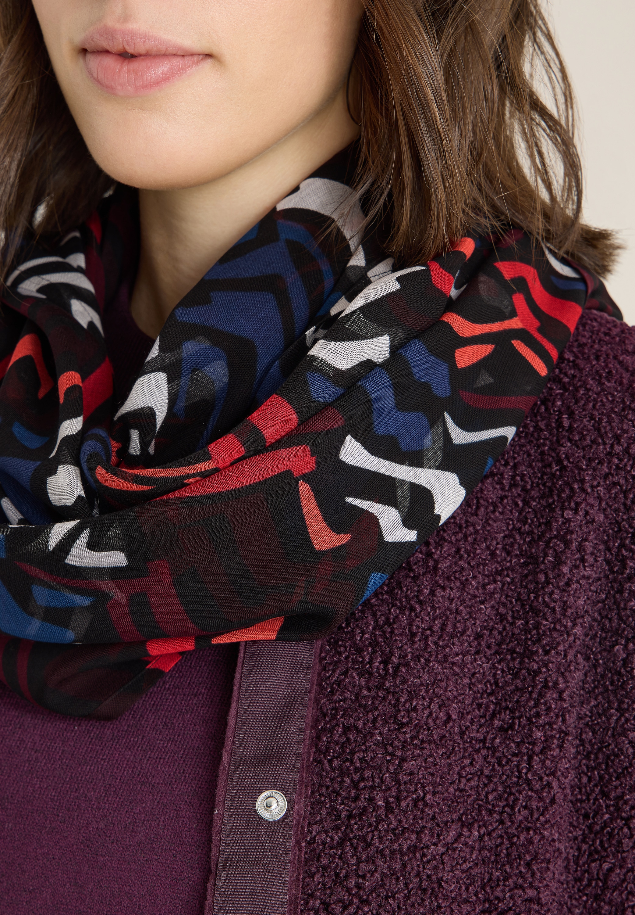 Cecil Loop mit grafischem Muster