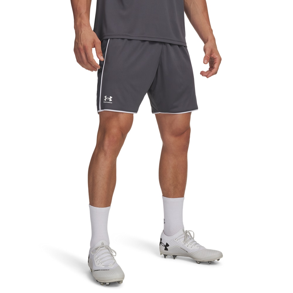 Under Armour "UA M CHALLENGER TRAIN SHORT" für vielseitige Aktivitäten, leichtes Material, Sportmode-Design