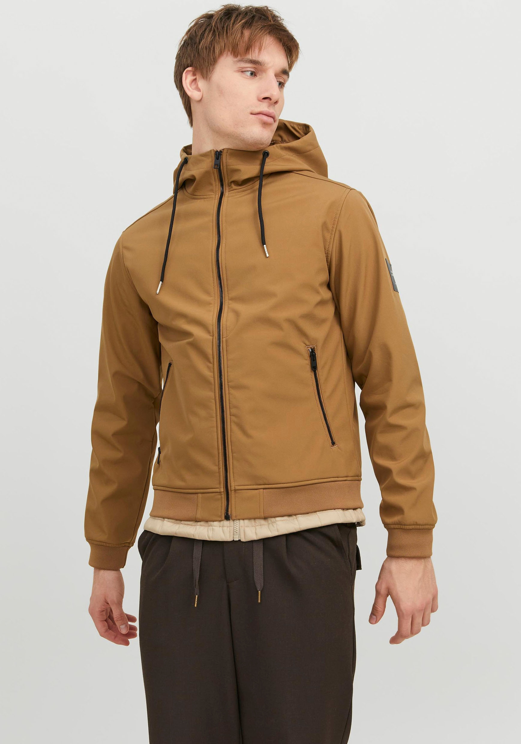 Jack & Jones Softshelljacke "JJEBASIC SOFTSHELL HOOD NOOS", mit Kapuze