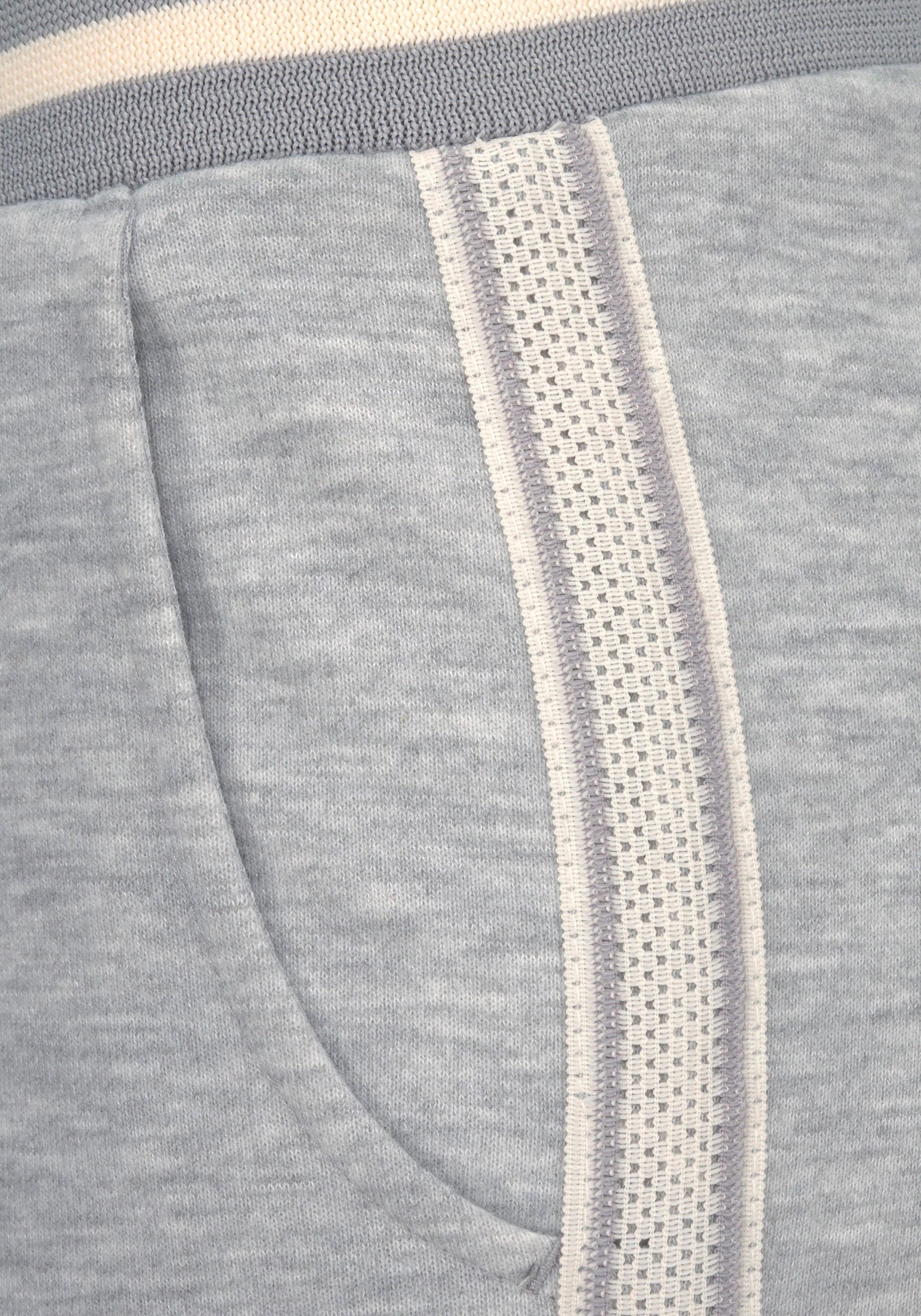 Bench. Relaxhose, mit gestreiftem Bund und Glanzprint, Loungewear, Loungeanzug
