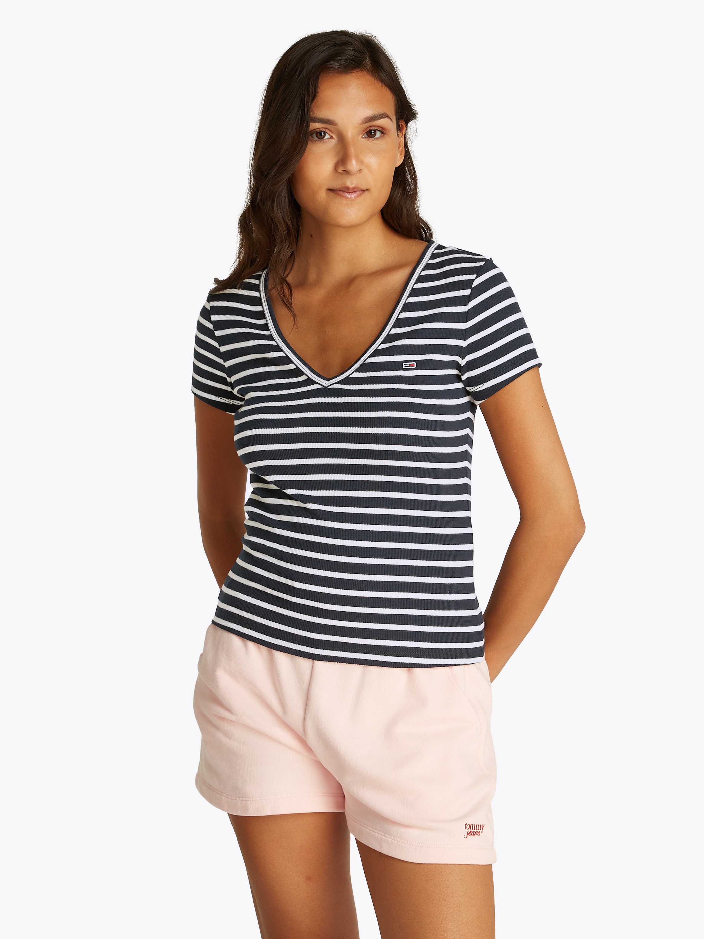 Tommy Jeans Kurzarmshirt "TJW SLIM ESSENTIAL RIB V SS", mit gerippter Struk günstig online kaufen