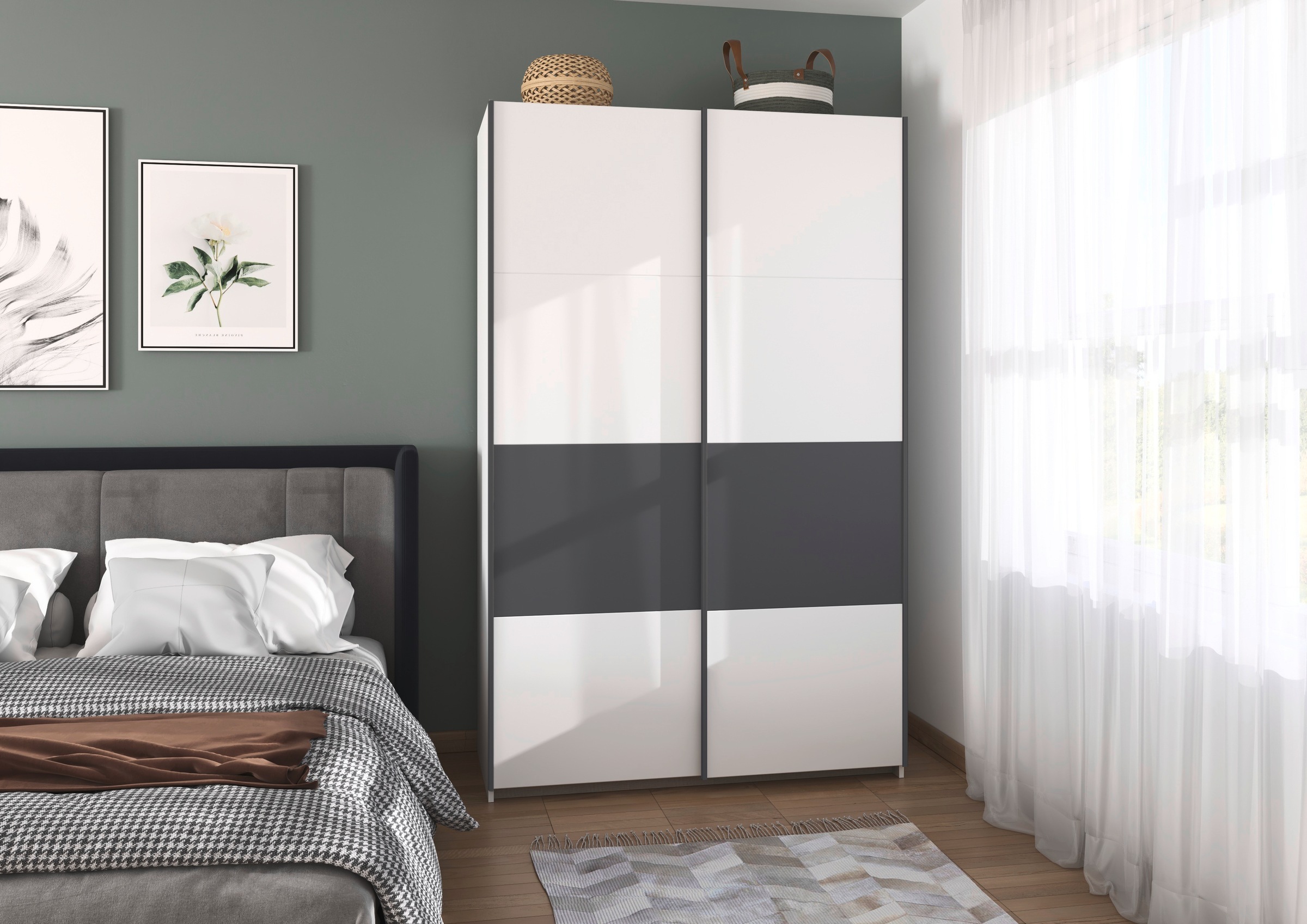 rauch Schwebetürenschrank »Kleiderschrank Schrank Garderobe Schlafzimmerschrank OXFORD«, (in 3 verschiedenen Ausstattungen BASIC/CLASSIC/PREMIUM), mit Griffleisten aus Metall, auch für kleinere Räume MADE IN GERMANY