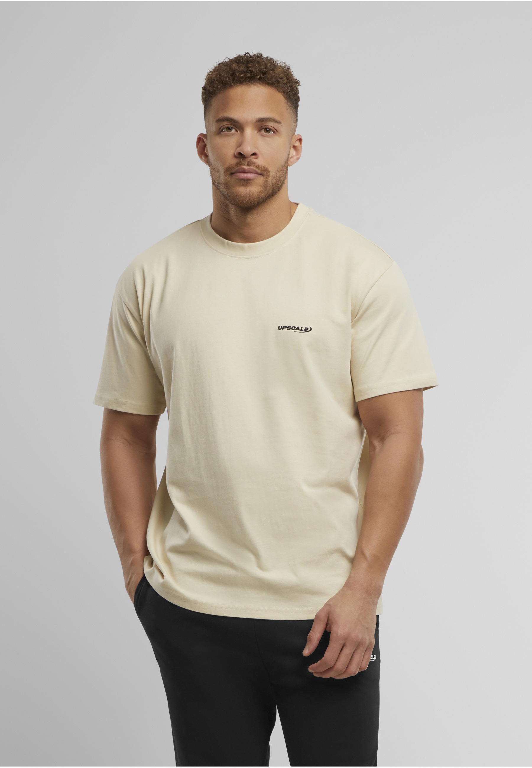Upscale by Mister Tee T-Shirt »Upscale by Mister Tee Upscale Core EMB Oversize Tee« 1 Stk.