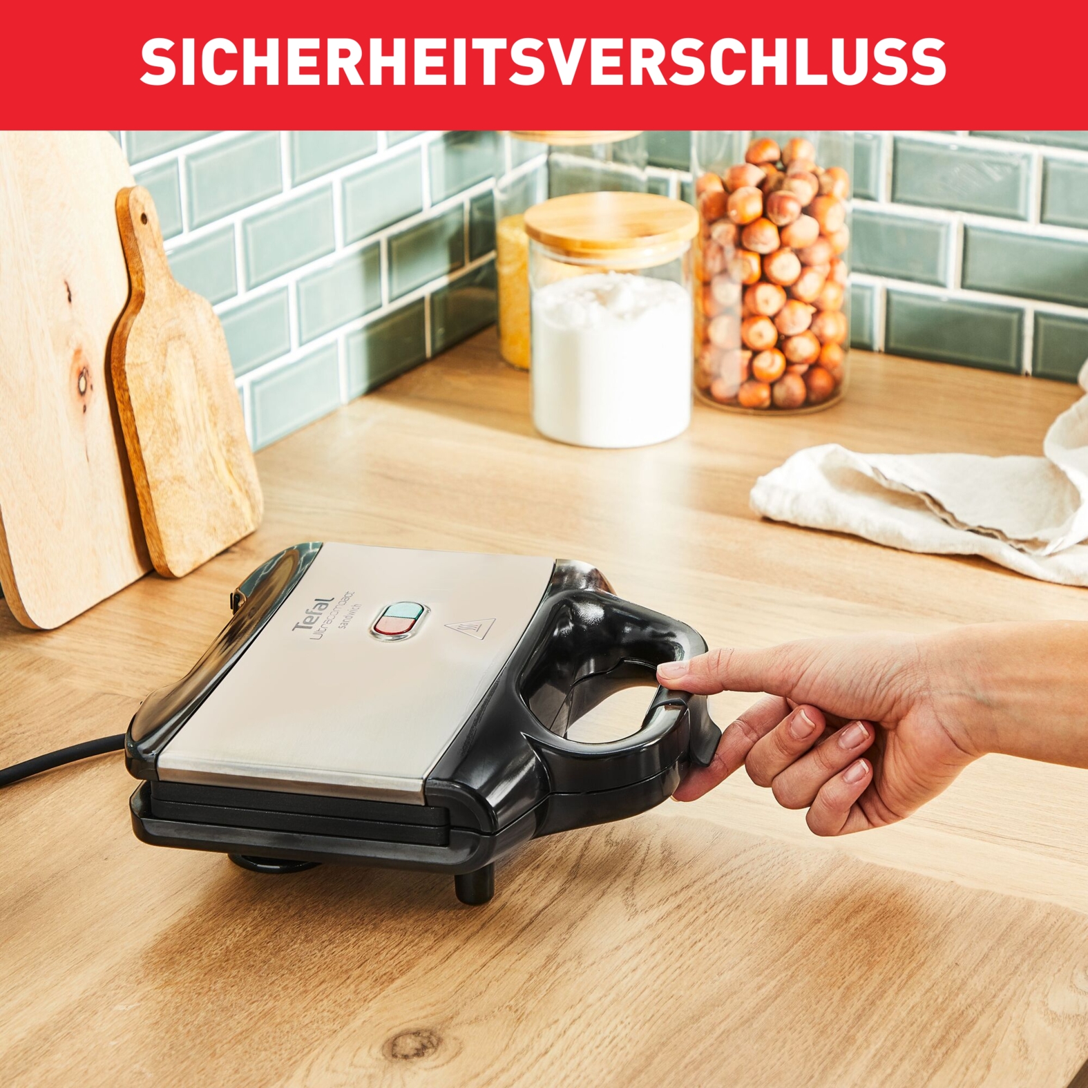 Tefal Sandwichmaker »Ultracompact, einfache Reinigung, Verriegelungstaste, isolierter Griff«, 700 W, kompakte Aufbewahrung, Maße: 26,5 x 26 x 12 cm, SM1552