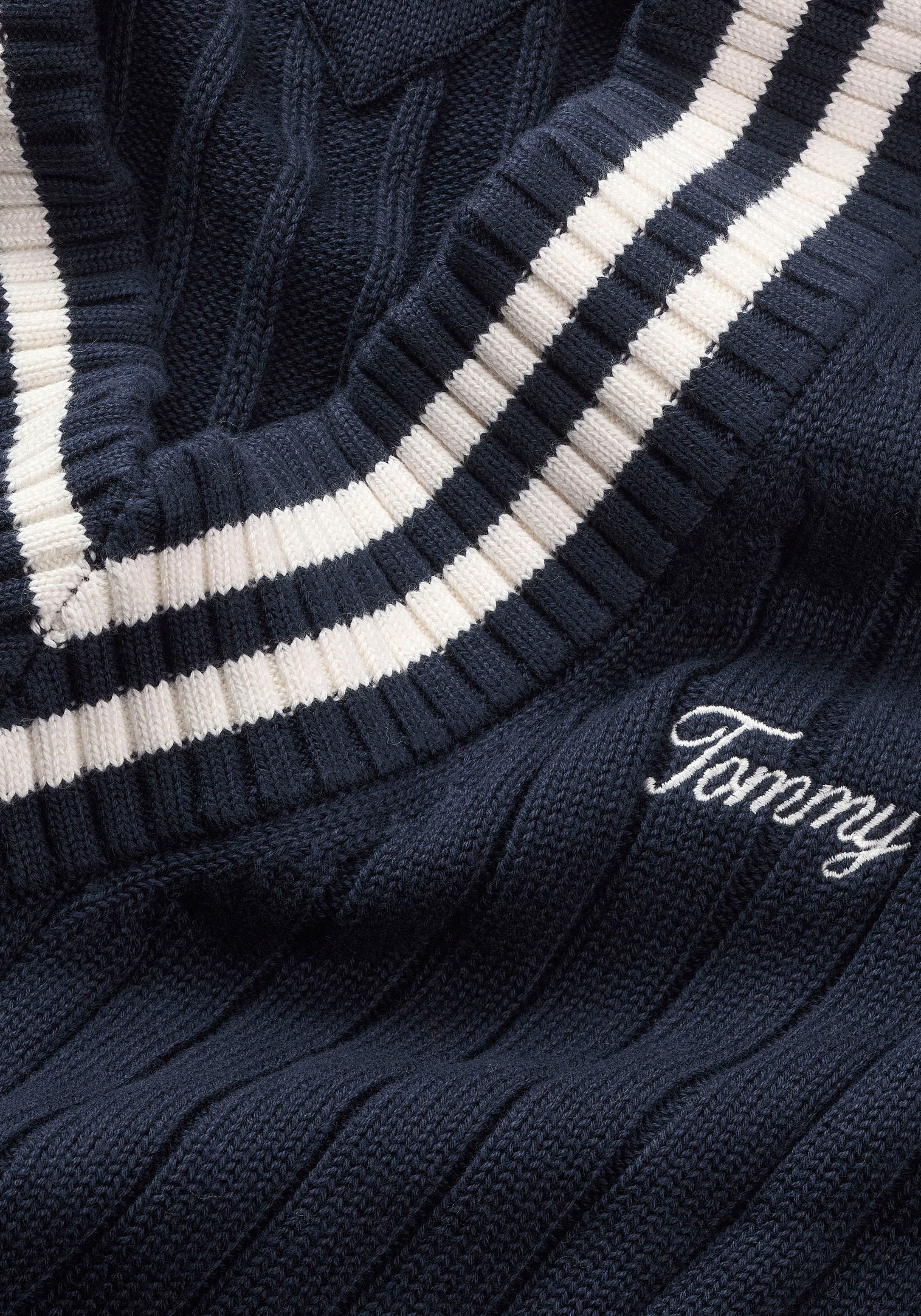 Tommy Jeans Strickpullover »TJW SCRIPT V NECK RIB SWEATER«