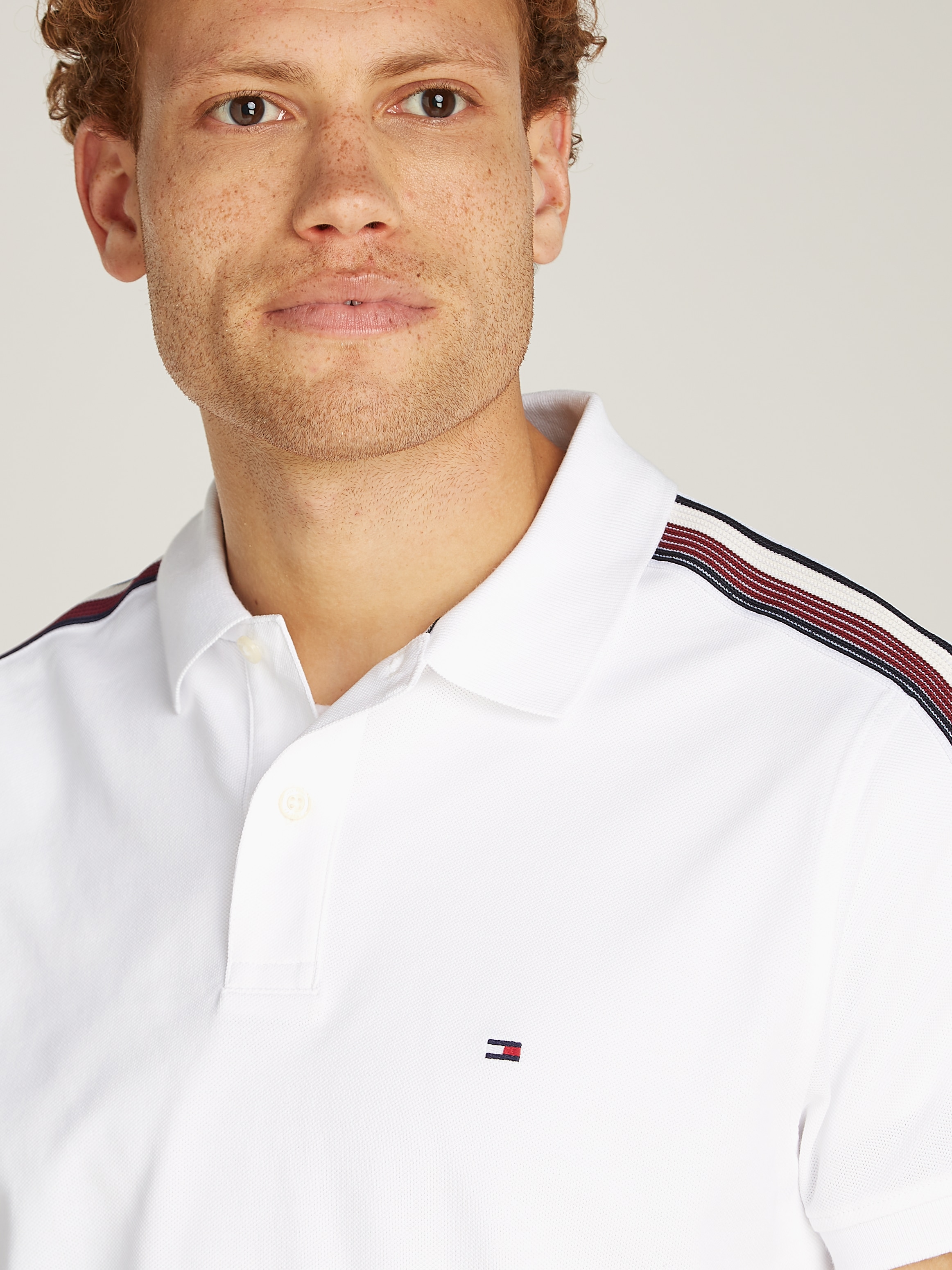Tommy Hilfiger Poloshirt »SHADOW GS REG POLO«, Streifen in Tommy Farbe auf der Schulter