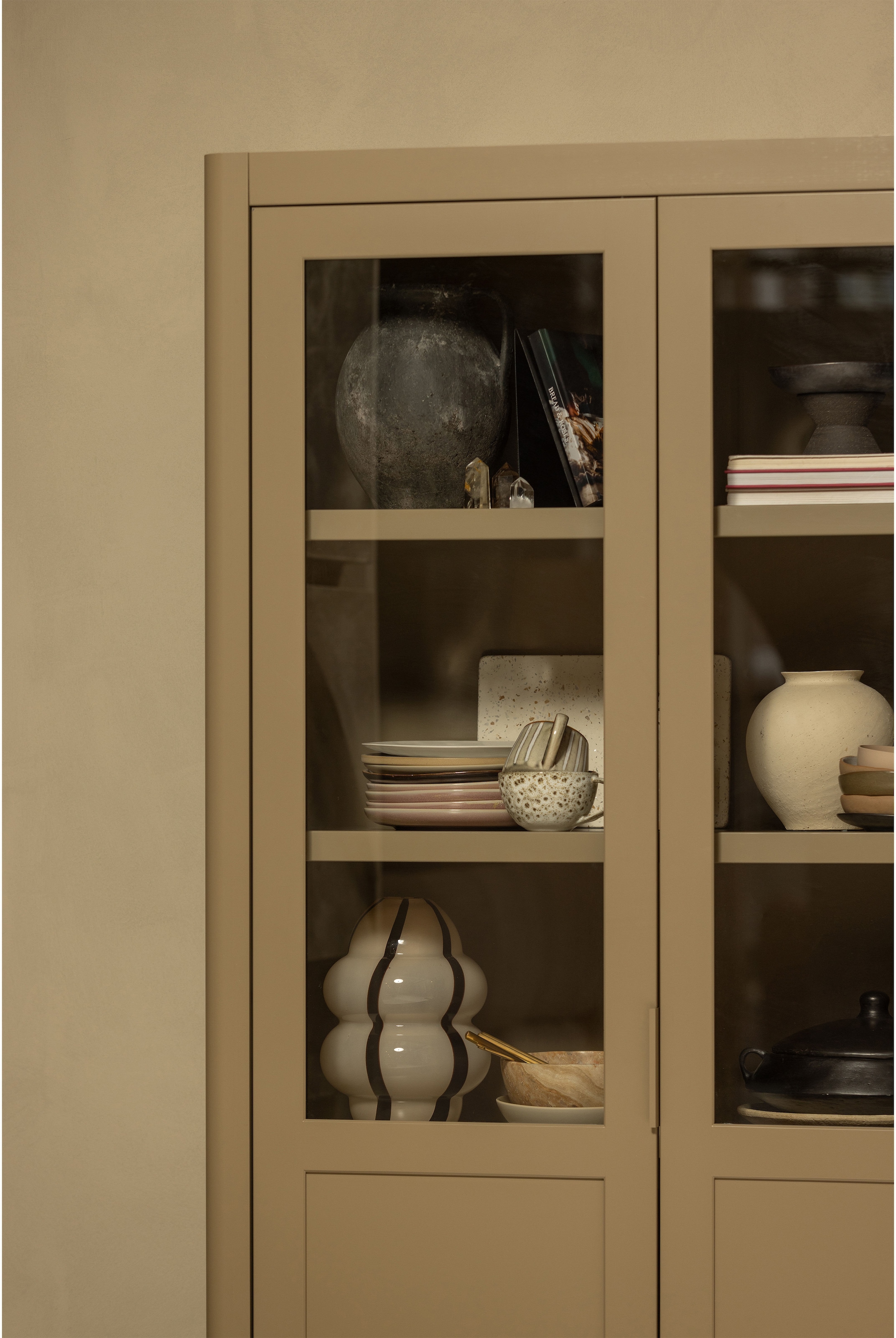 WOOOD Buffet »WOOOD GUNNAR BUFFETSCHRANK KIEFER« Das Sideboard aus FSC-Kiefer bietet stilvolle Aufbewahrung auf 4 Böden