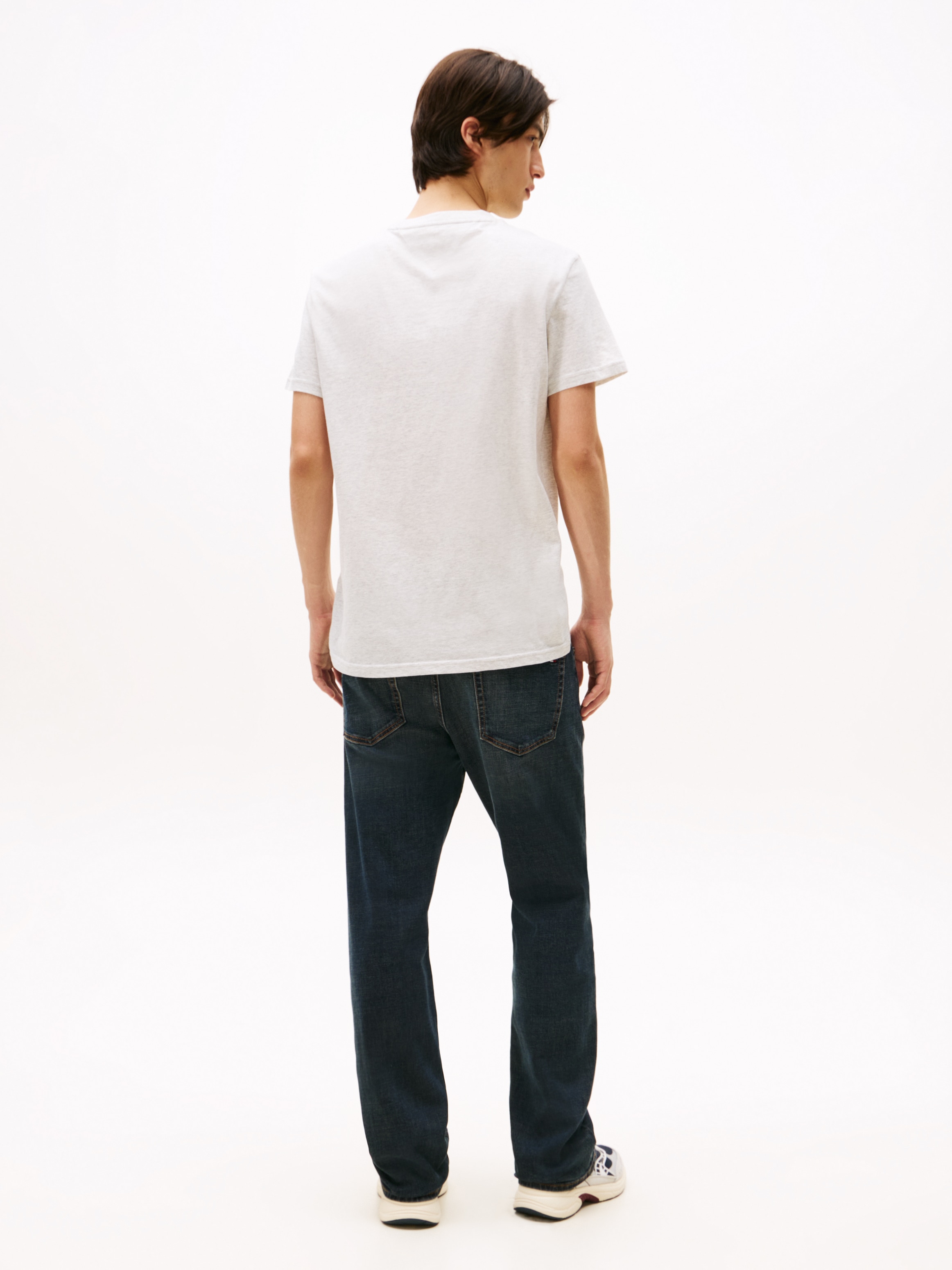 Tommy Jeans T-Shirt »FONT PLAY TEE«, Slim fit mit Rundhalsausschnitt