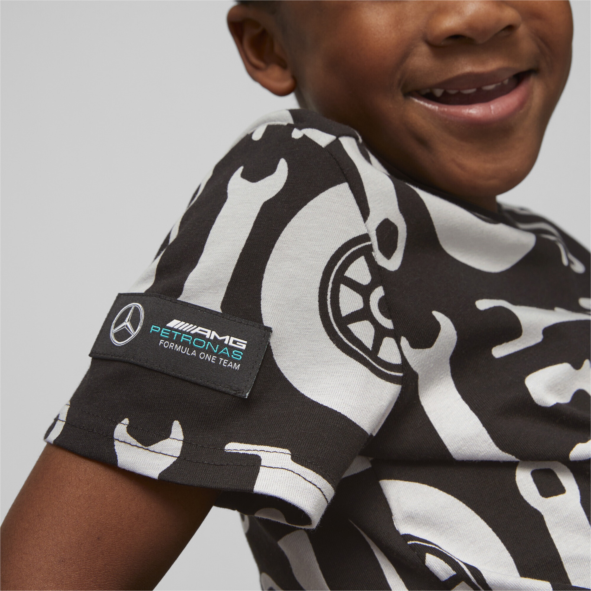 PUMA Trainingsshirt »Mercedes-AMG Petronas Motorsport T-Shirt Kinder«