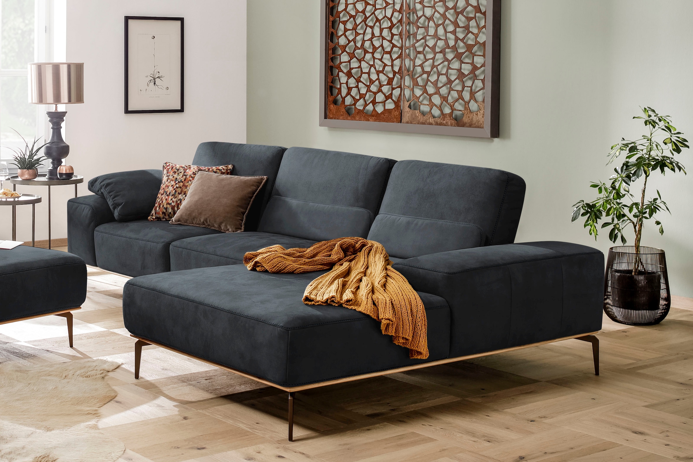 W.SCHILLIG Ecksofa "run, Designsofa mit tollem Sitzkomfort, bequem, L-Form" mit Holzsockel, Füße in Bronze pulverbeschichtet, Breite 319 cm