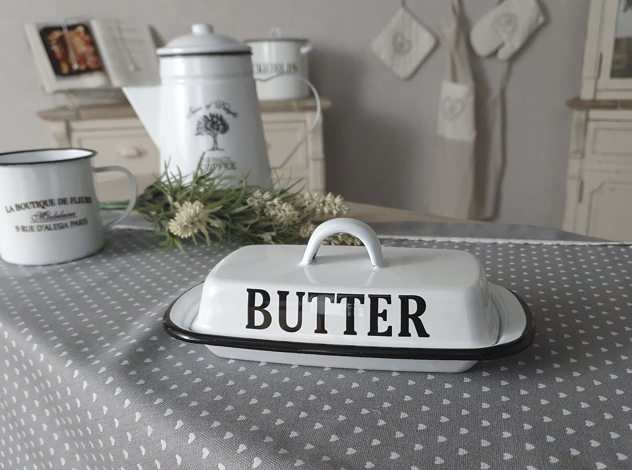 Thumbnail - Ambiente Haus Dose "Butterdose aus Emaille in Antikweiß"