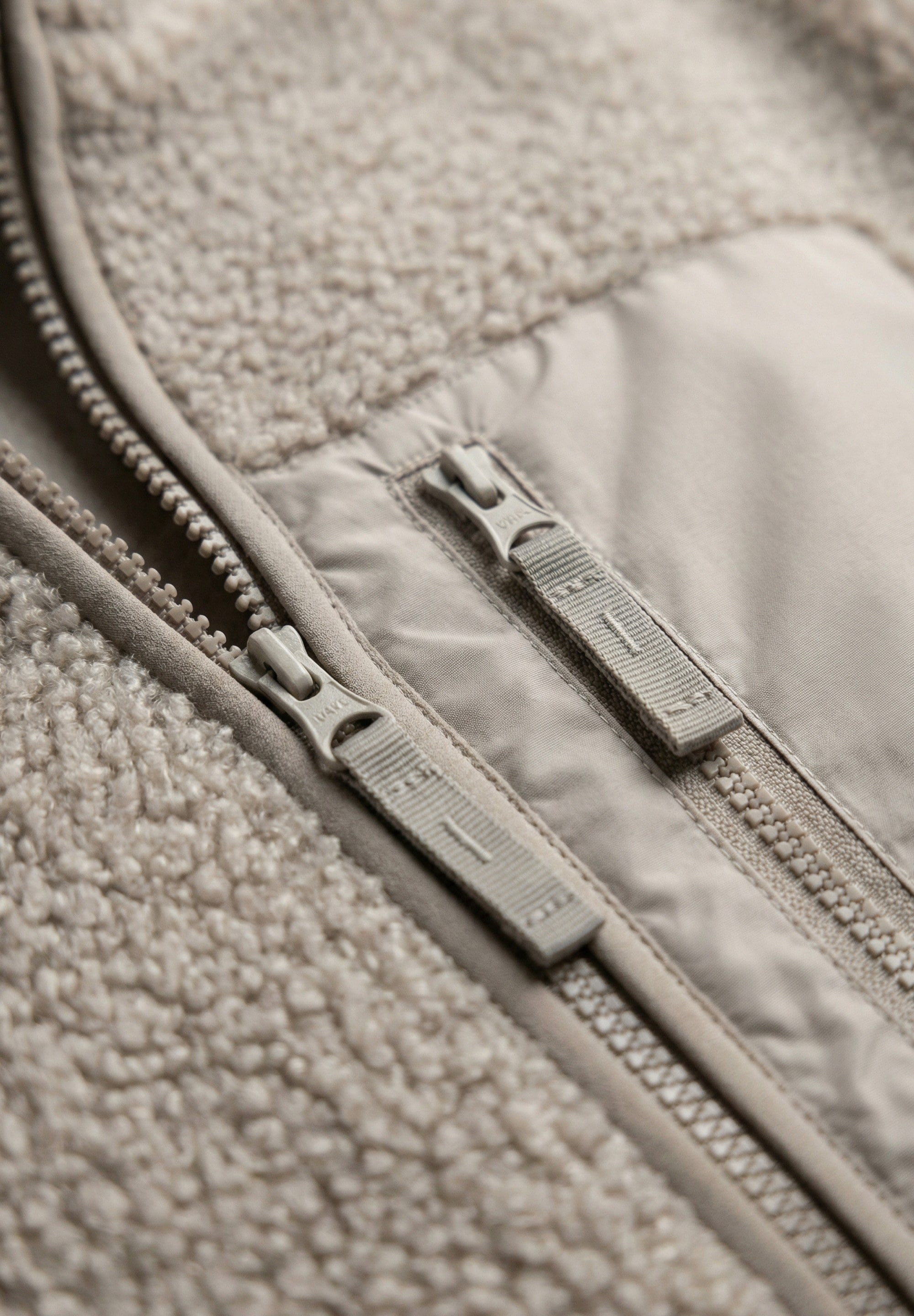 Derbe Fleecejacke »Kuschelby Long« ohne Kapuze Fleecejacke, lang, glitzernd, warm