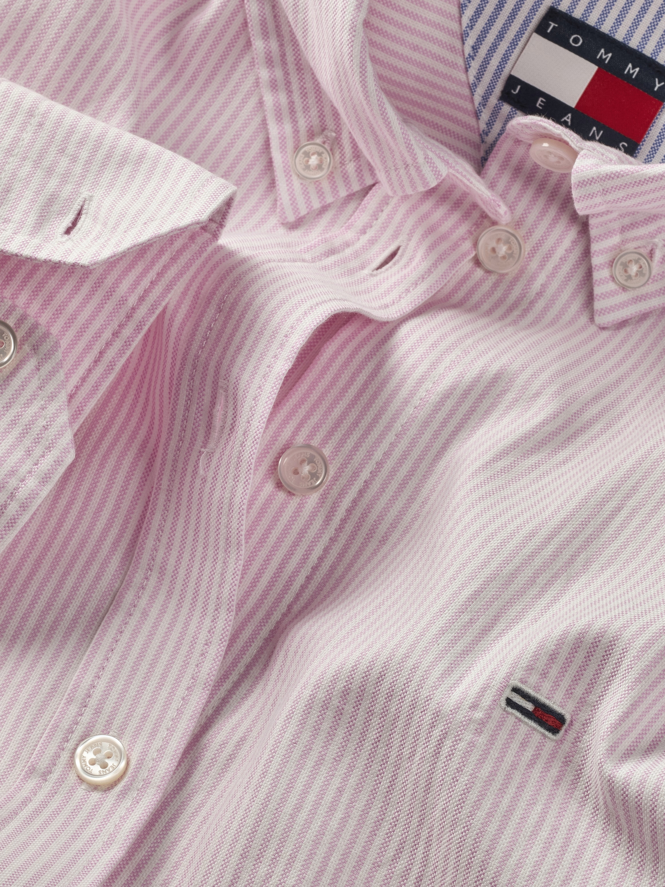 Tommy Jeans Hemdbluse »TJW REG OXFORD SHIRT«, mit Logostickerei