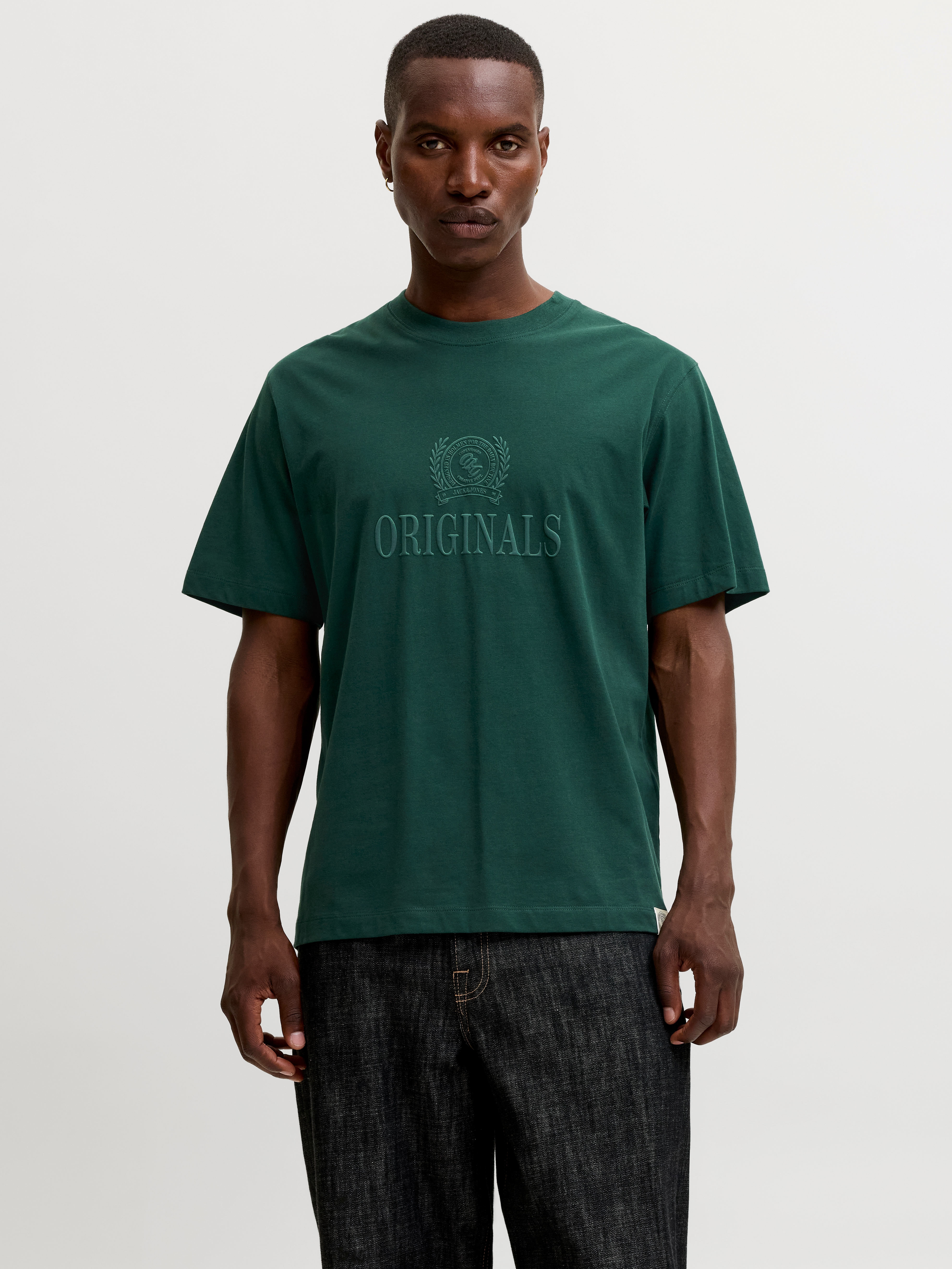 Jack & Jones 1100000002199 "JORFREDERIKSBERG MONOGRAM TEE SS CN SN" Baumwolle, relaxed fit