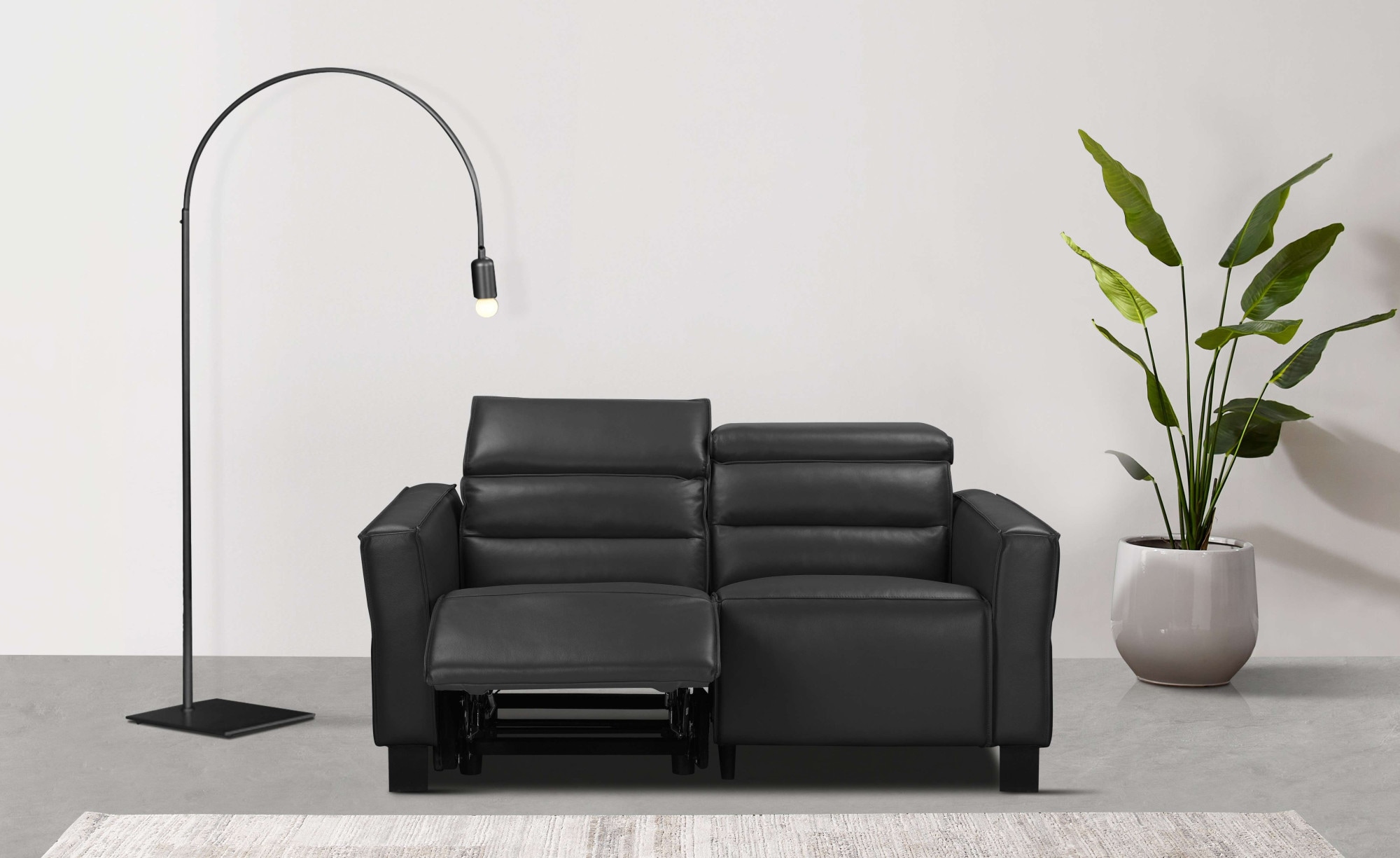 OTTO home 2-Sitzer "Carpari Lederoptik, 162 cm, man./elektr. Relaxfunktion" (USB A/C), sowie Kopfteilverstellung