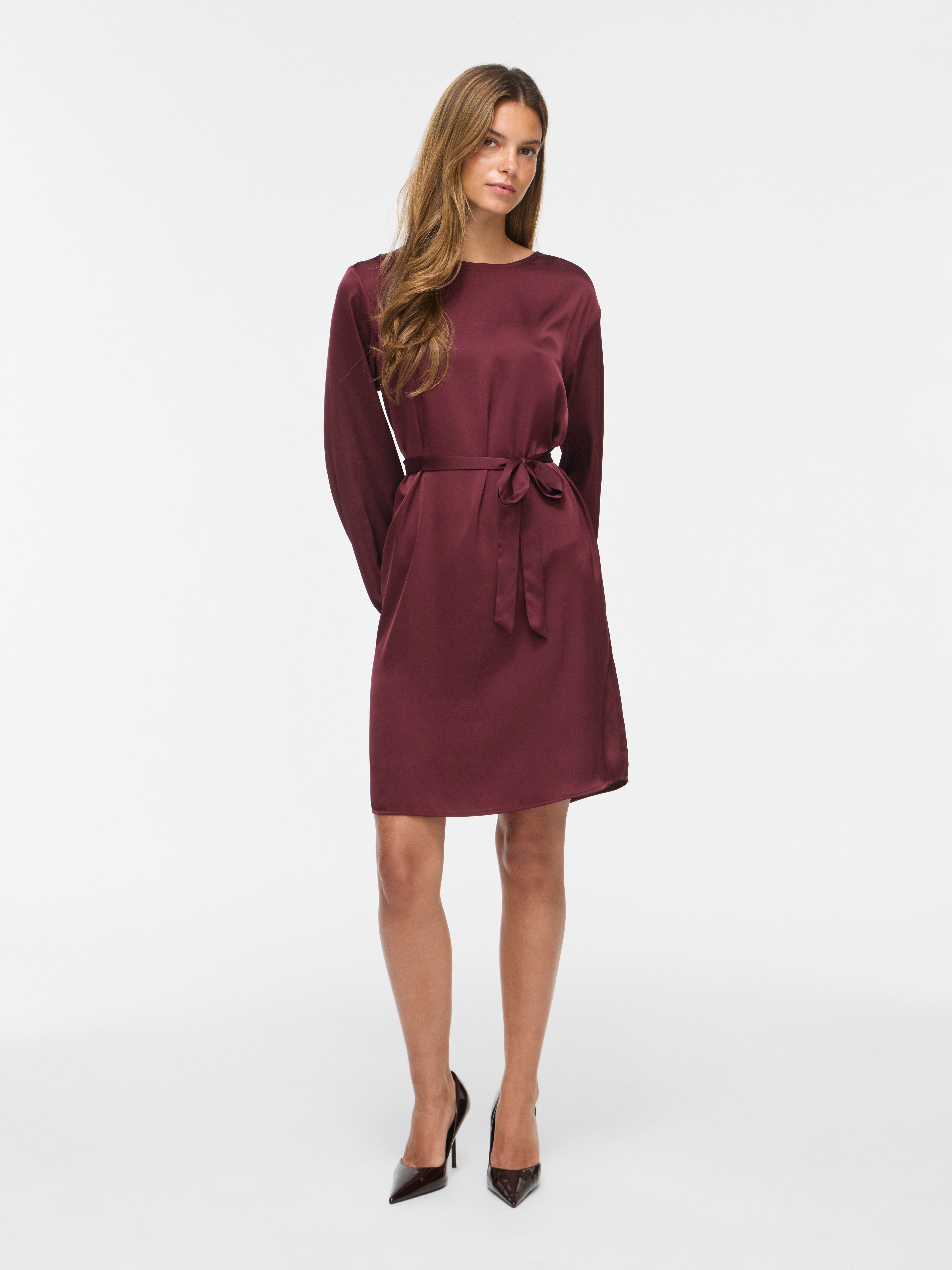 Vila "VIENNA RAVENNA L/S O-NECK DRESS - NOOS" lockere Passform, aus Kunstfaser, pflegeleicht