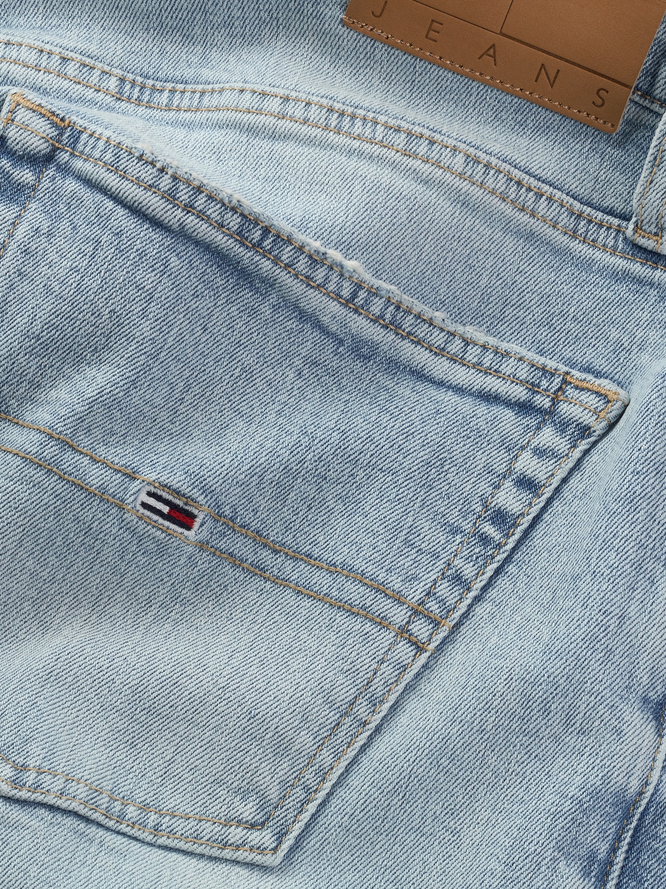 Tommy Jeans Regular-fit-Jeans »RYAN RGLR STRGHT«, mit Logoprägung