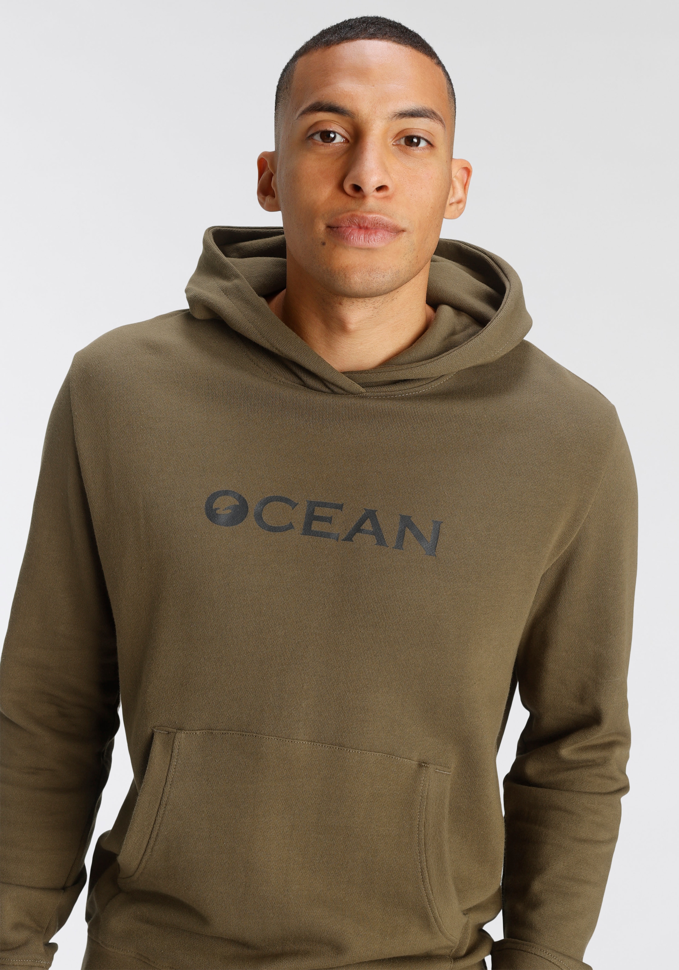 Ocean Sportswear Kapuzensweatshirt »Essentials Hoody«, aus reiner Baumwolle