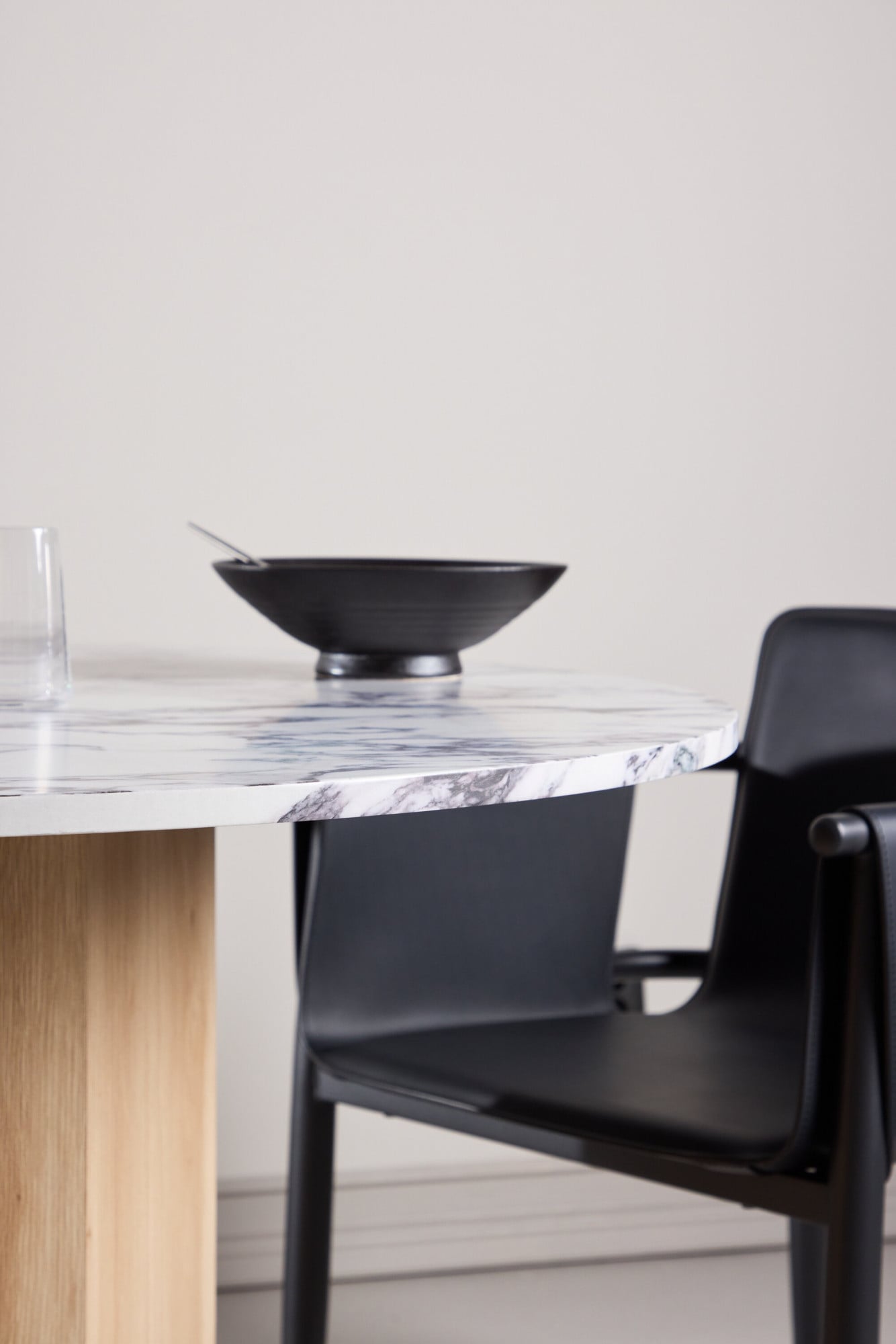 Venture Home Esstisch »Tekla, runder Esstisch, gerippter Säulenfuß, Ø 120 cm« Esszimmertisch, MDF, Papierlaminat, zentraler Mittelfuß, geräumig