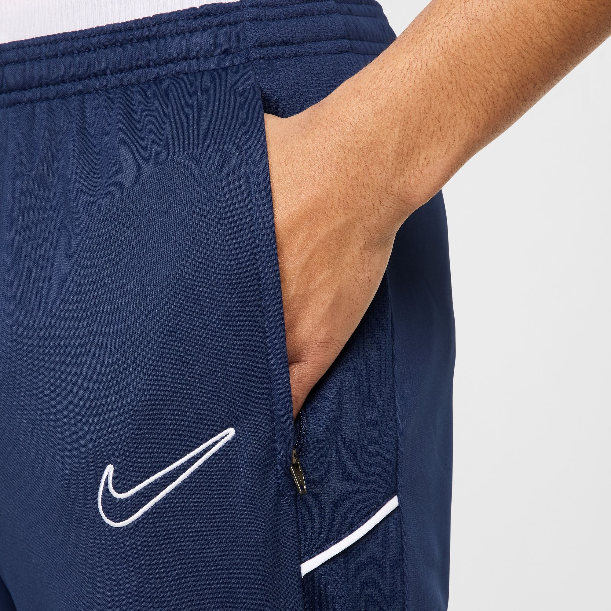 Nike Trainingshose »Nike Academy Men's Dri-FIT Soccer Pants«  leichtes Material, sportlicher Stil