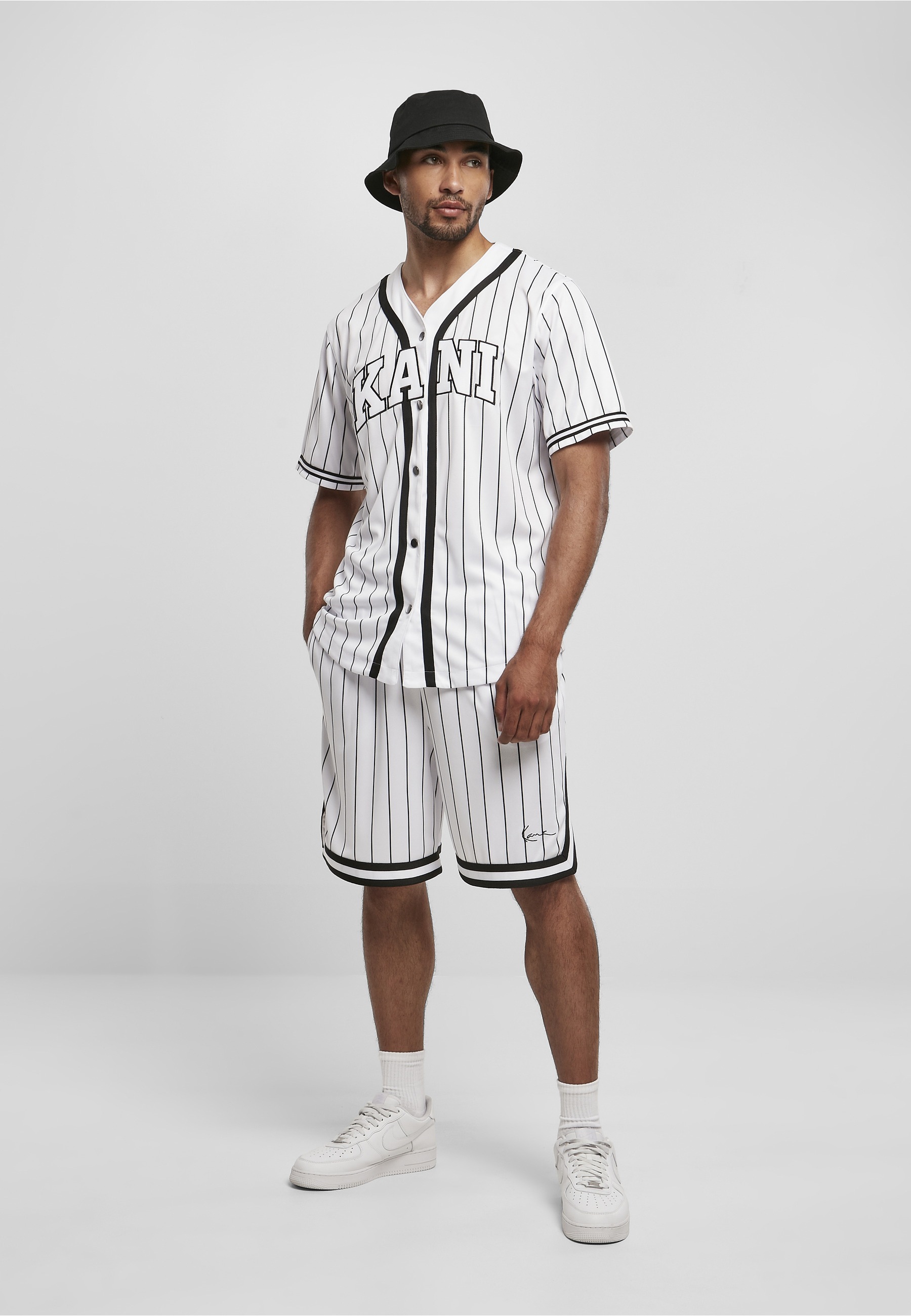 Karl Kani Stoffhose »Karl Kani Herren Small Signature Pinstripe Mesh Shorts«