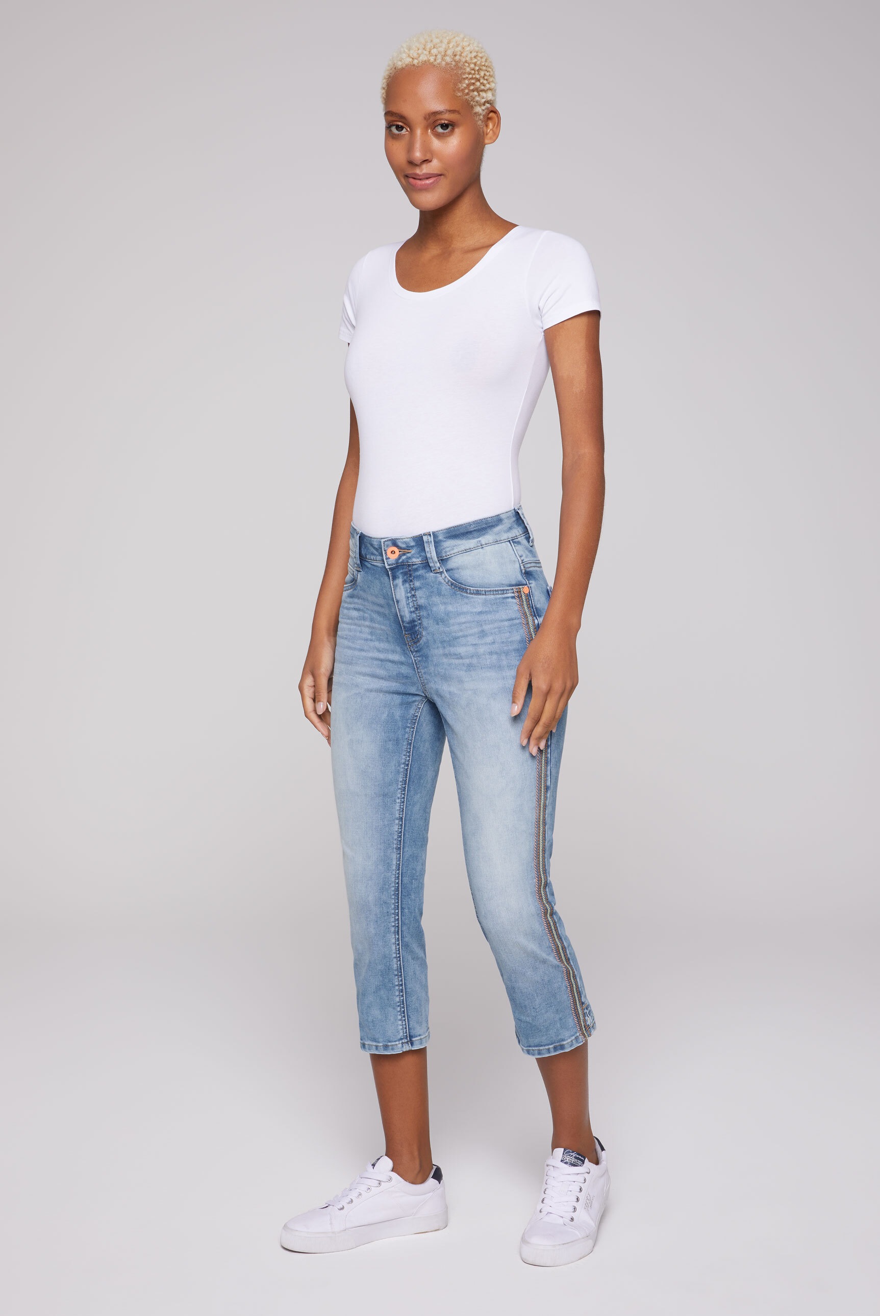 SOCCX Regular-fit-Jeans, mit verkürztem Bein