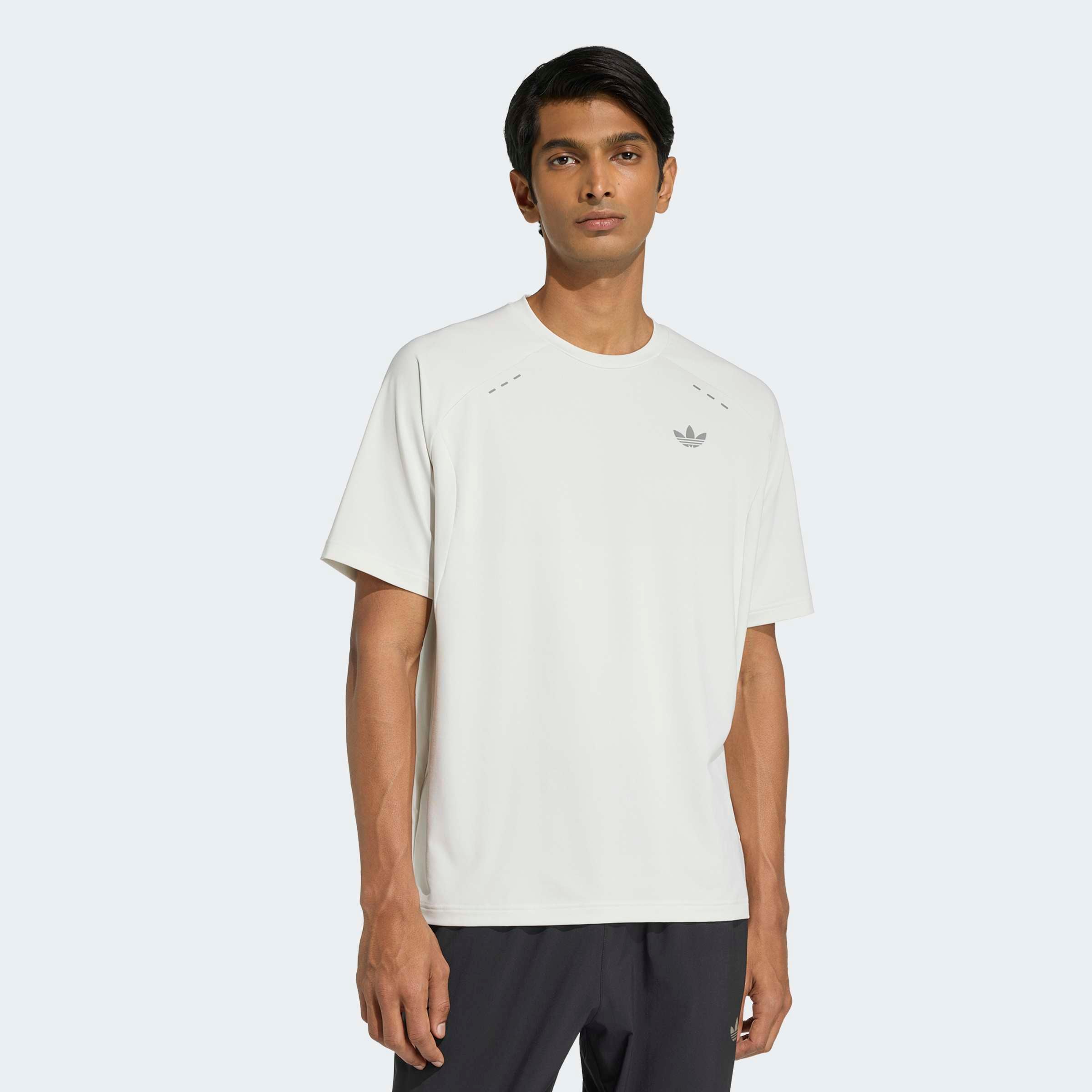 adidas Originals T-Shirt "TECH TREFOIL ESSENTIALS POLYESTER" sportlicher Stil, ohne Verschluss, aus Polyester