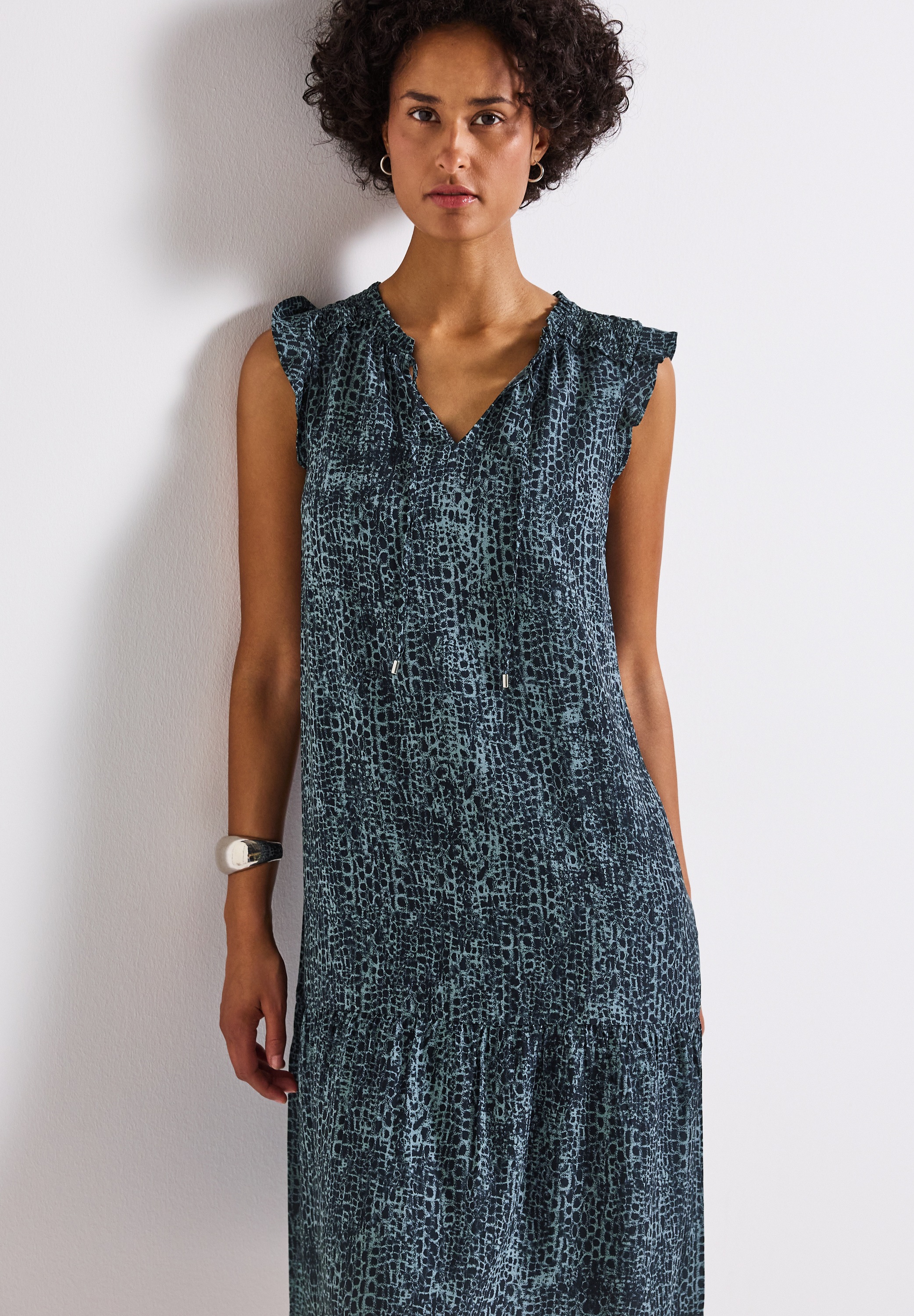 Thumbnail - STREET ONE Minikleid Ohne Taschen mit Volant-Details und grafischem Muster