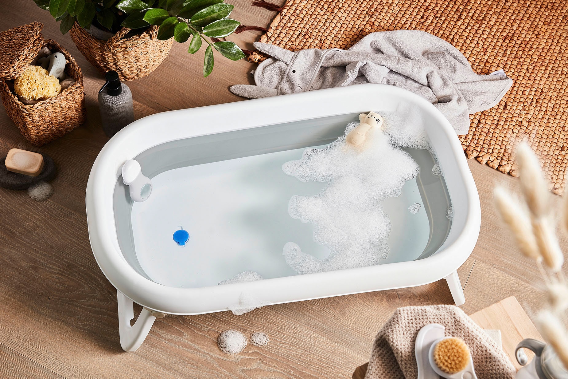 Rotho Babydesign Babybadewanne »Faltbadewanne - Baby Bath 2 go«, Babybadewanne mit Wassertemperaturmessung am Ablaufstopfen