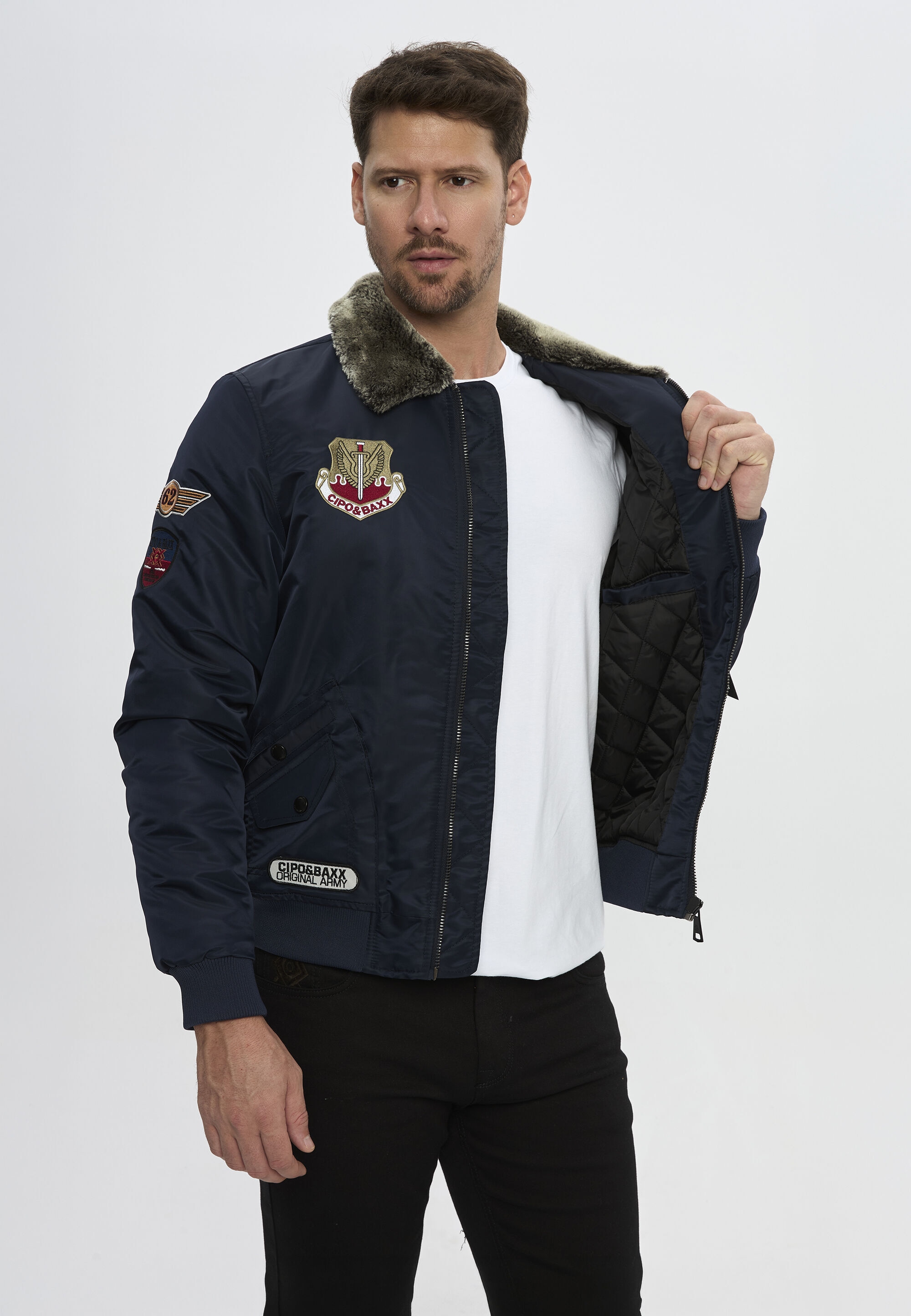Cipo & Baxx Winterjacke »Winterjacke CM232« mit Kapuze im Bomberstil