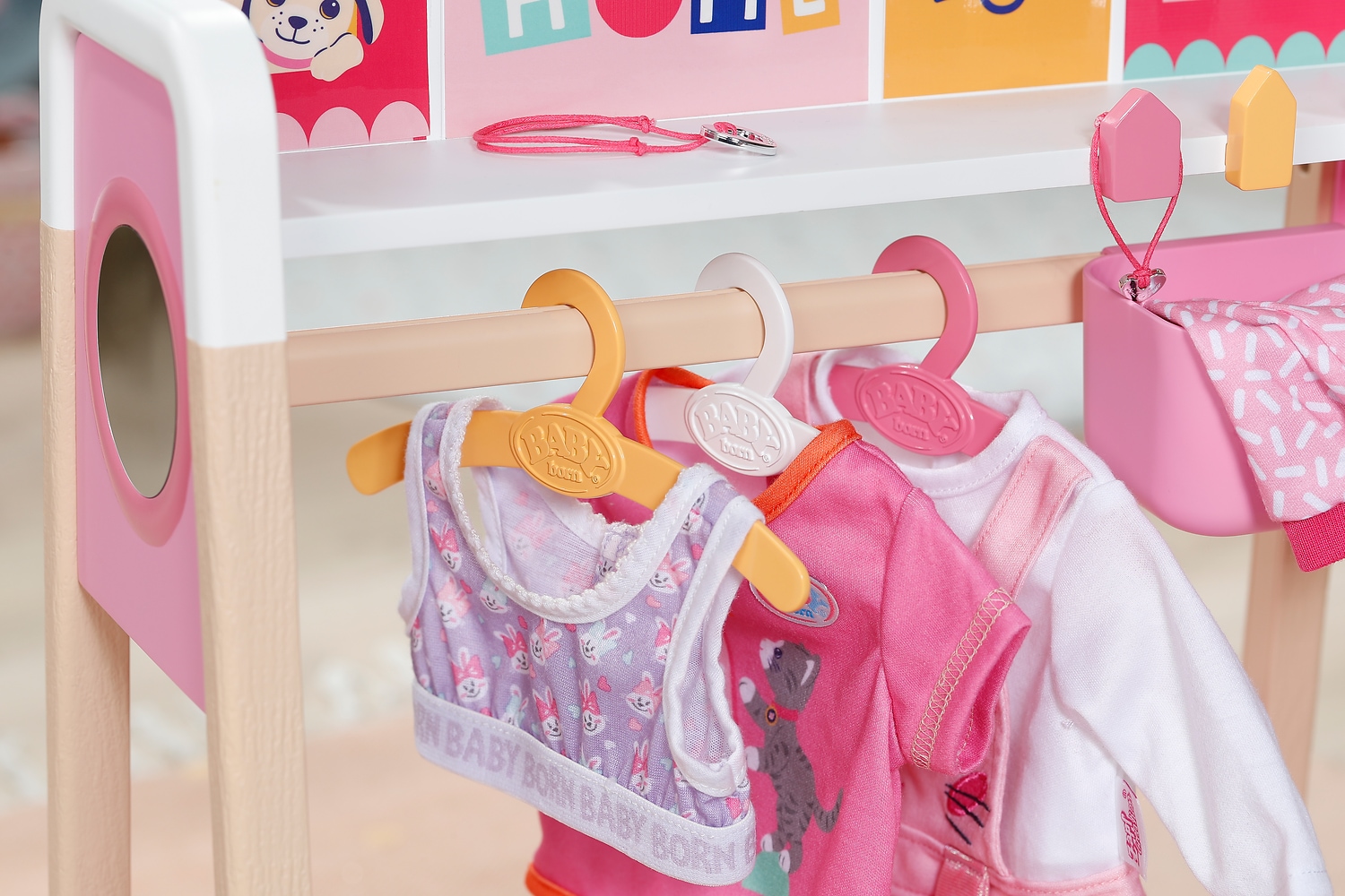 Baby Born Puppenkleiderschrank »Kleiderstange« inklusive 3 Kleiderbügel; im Scandi-Design