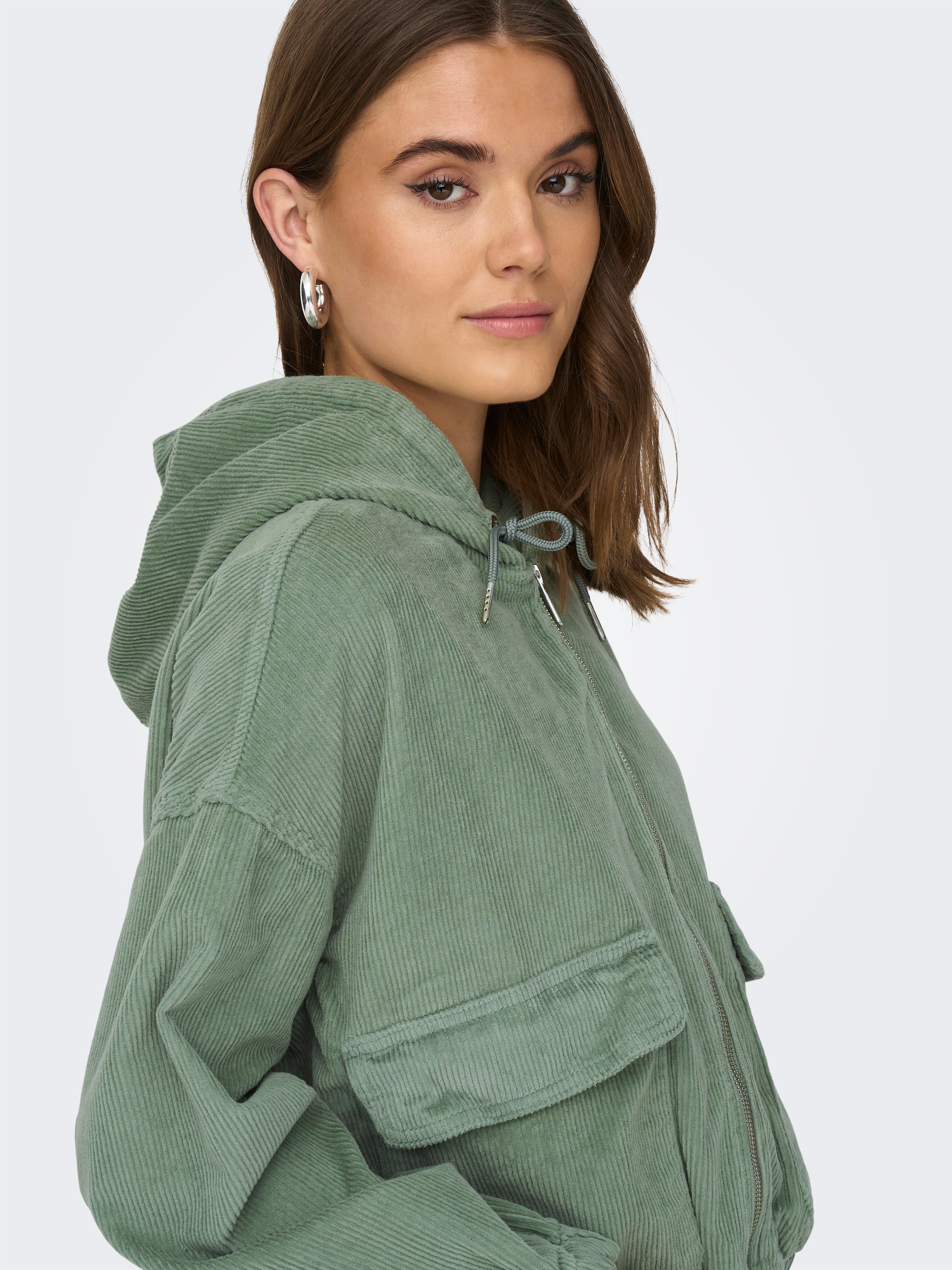 Cordjacke ONLY "ONLKENZIE L/S CORD JACKET PNT NOOS", Damen, Gr. XS, grün (l.pad), Cord, Obermaterial: 98% Baumwolle, 2% Elasthan, unifarben, normal, Jacken, Baumwollmischung 3