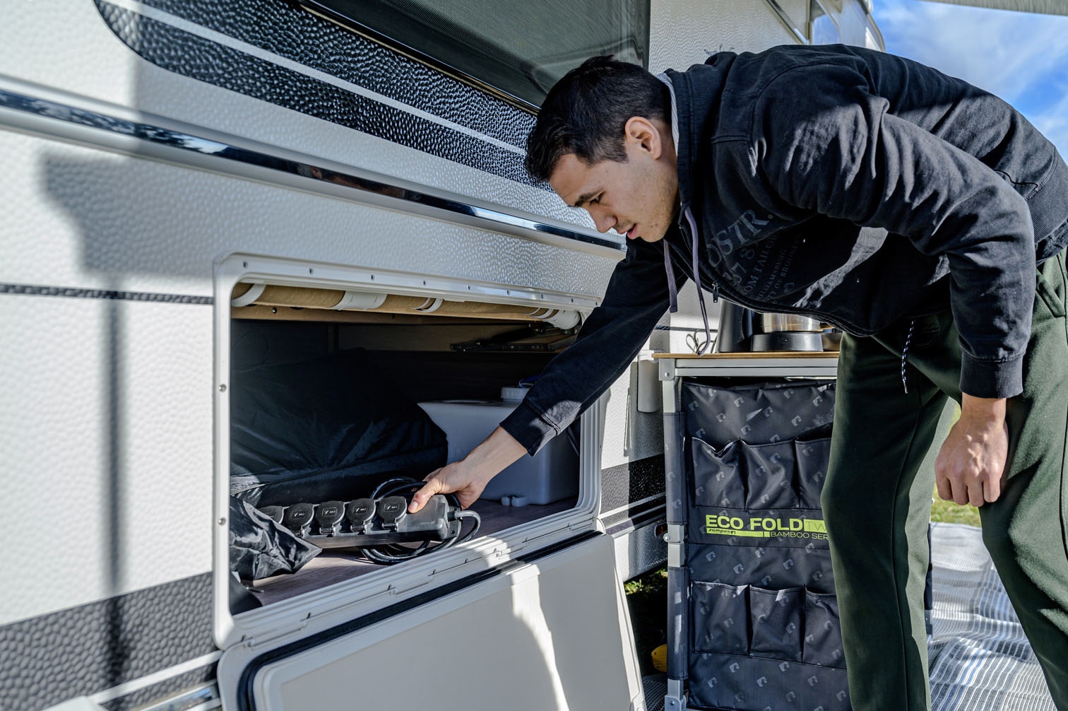 Brennenstuhl Steckdosenleiste »Steckdosenverteiler 6-fach« 6-fach (Klappendeckel | Tragegriff Kabellänge 2 m)