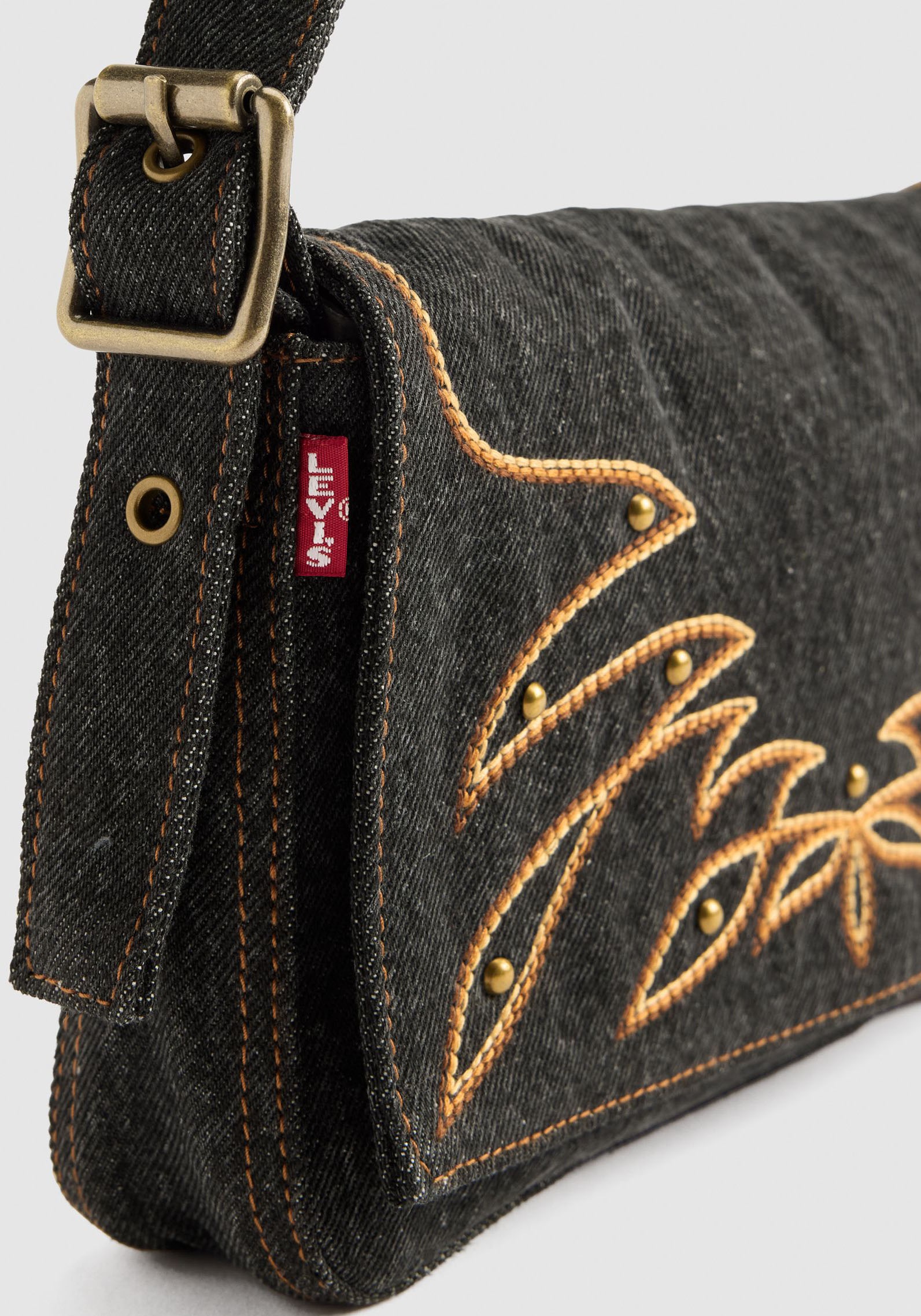 Levi's® Schultertasche, mit Ziernähten