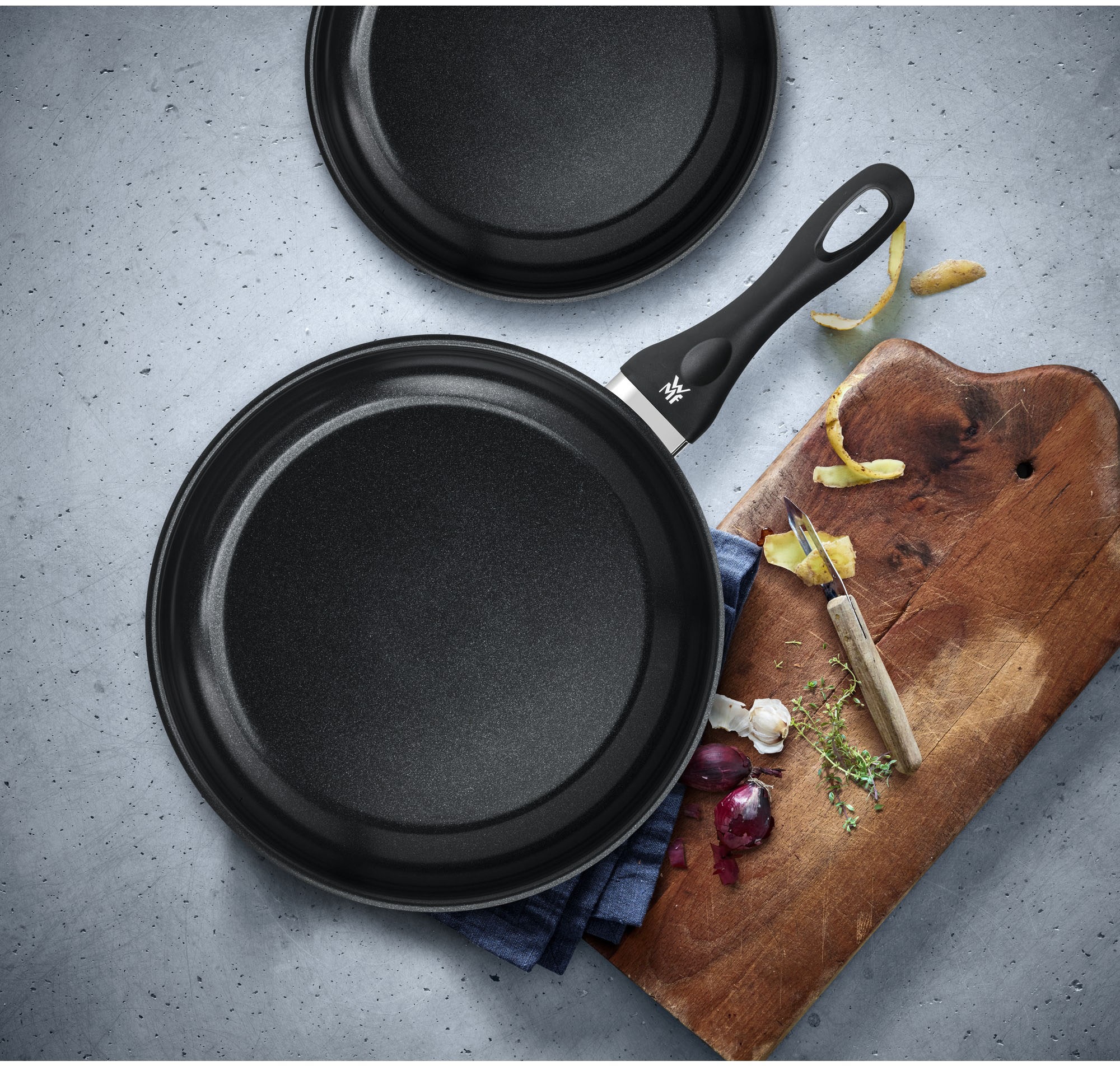 Pfannen-Set WMF "Devil, Bratpfannen Induktion, leistungsstarke Antihaftversiegelung", schwarz (edelstahlfarben, schwarz), Ø:28cm, Pfannen, für alle Herdarten geeignet, ergonomischer Kunststoffgriff 5