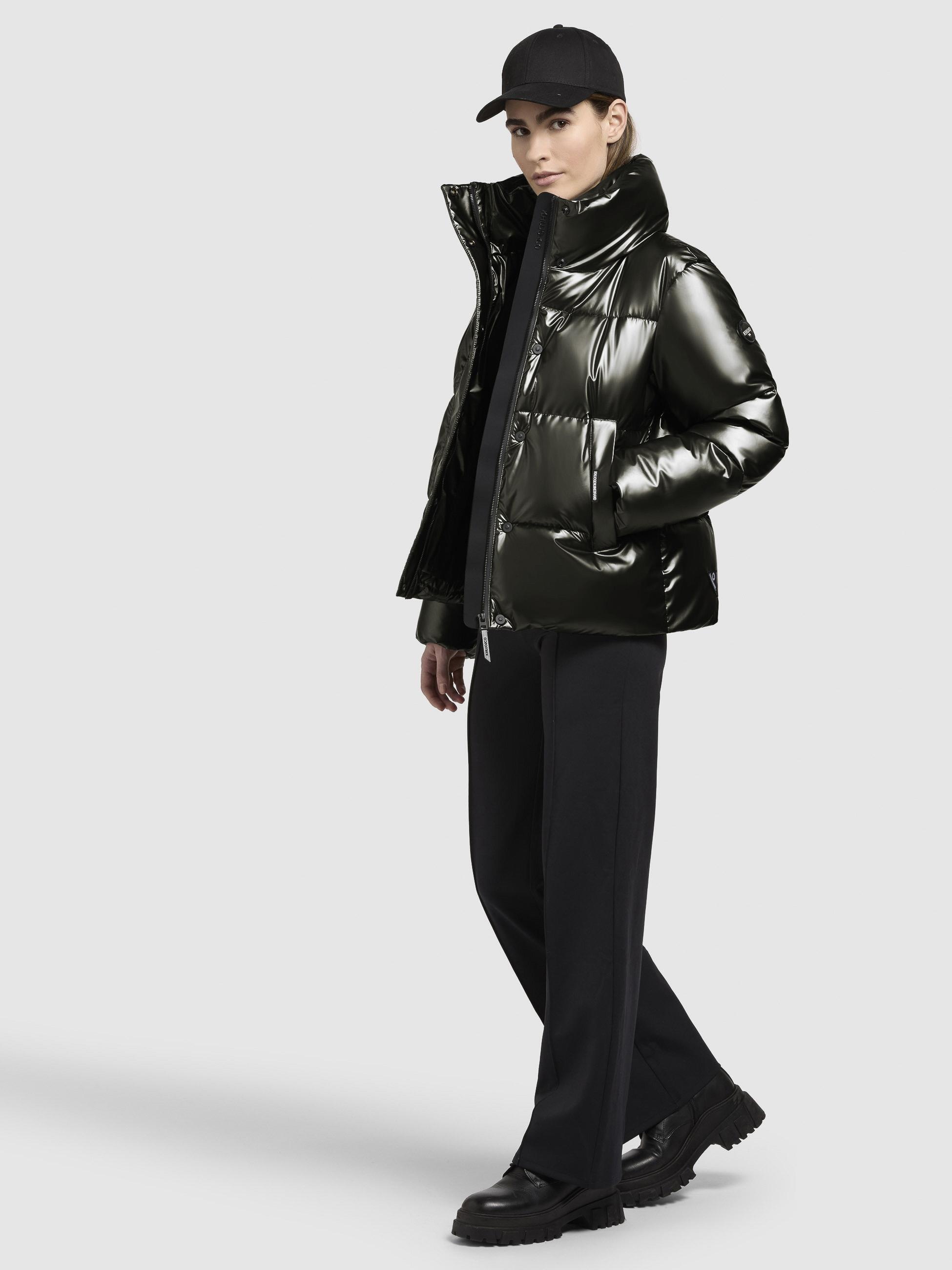 khujo Steppjacke »Rinja Shiny-YM«, ohne Kapuze, Glänzende kurze Winterjacke für Damen