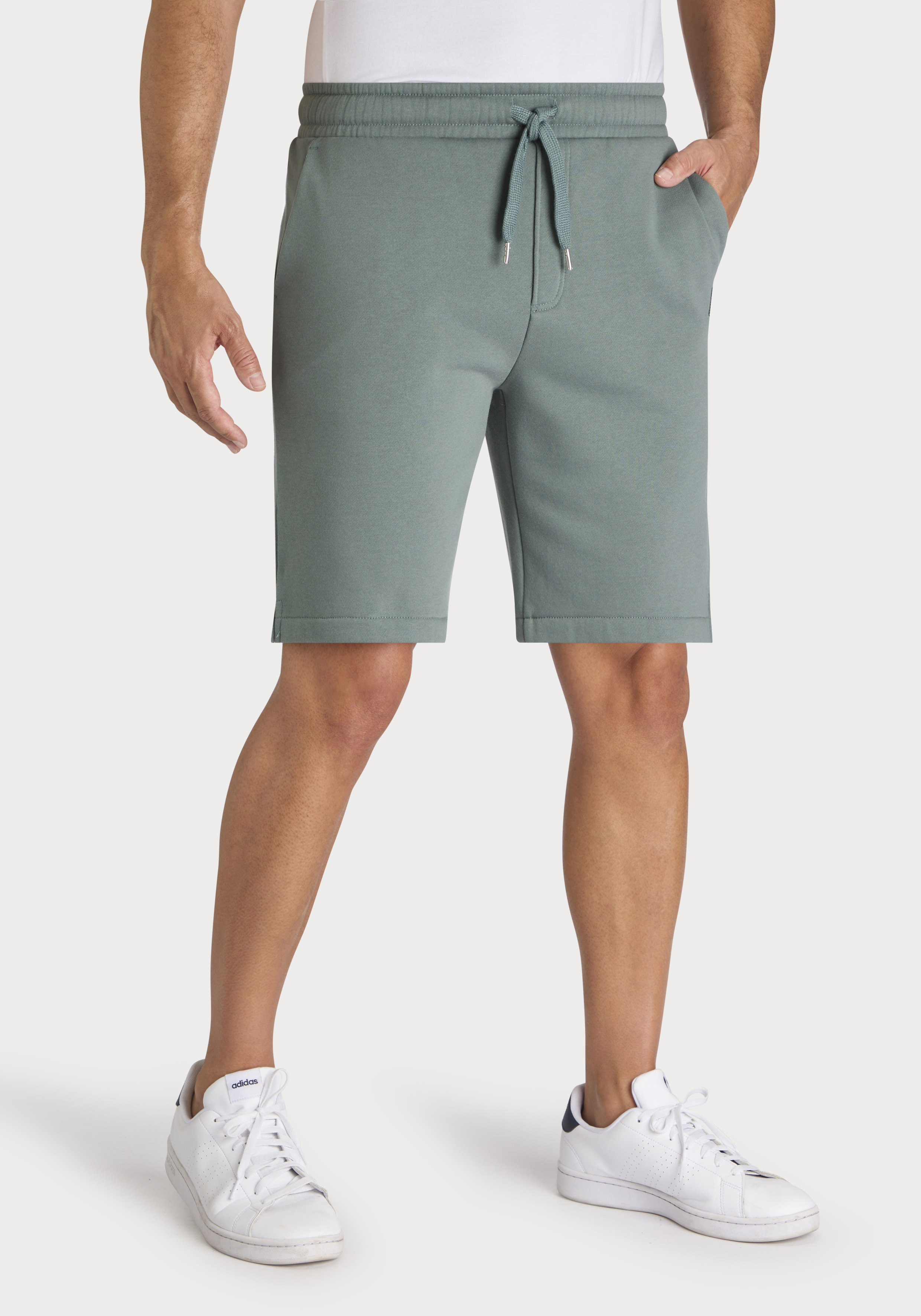 John Devin Sweatshorts "- kurze Hose aus innen angerauter Sweatware" mit breiter Kordel und seitlichen Taschen