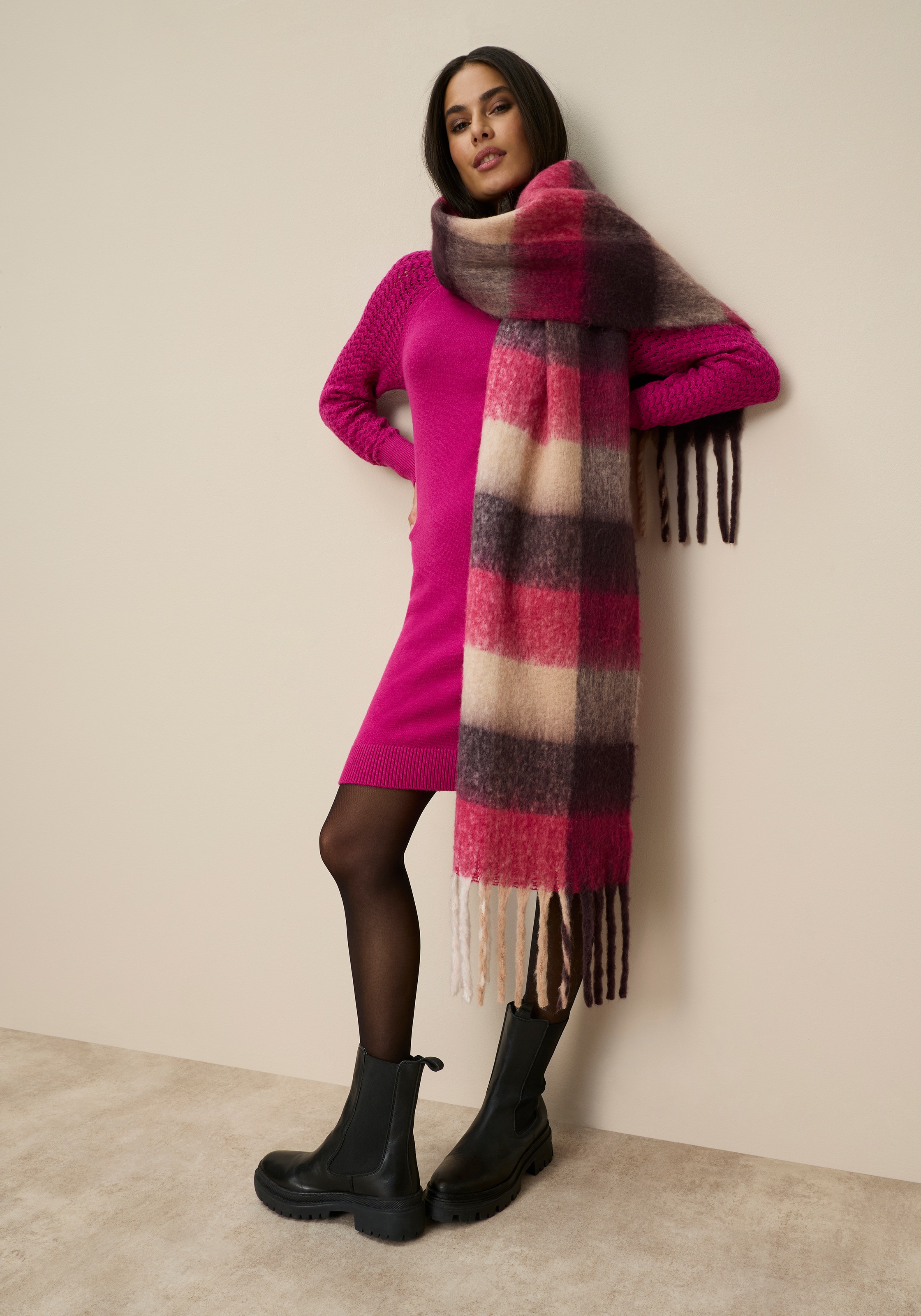 Tamaris Strickkleid Mini-Länge mit Ajourstrickmuster aus Viskosemischung günstig online kaufen