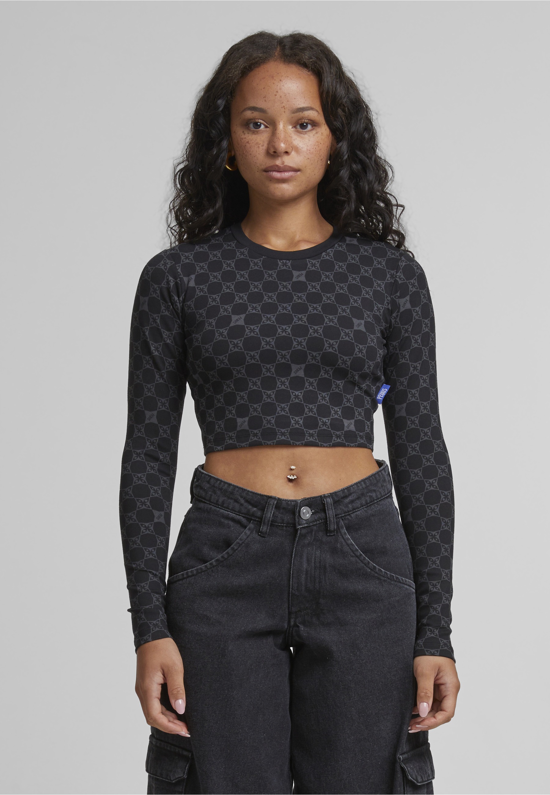 PEQUS Longsleeve »PEQUS PEQUS Cropped Aether Monogramm Longsleeve« 1 Stk.