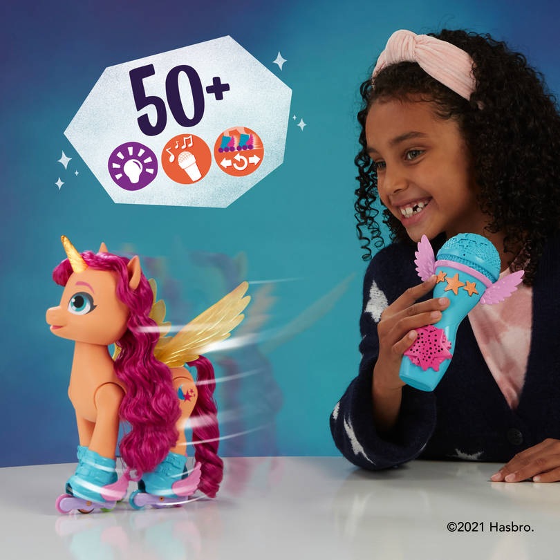 Hasbro Spielfigur »My Little Pony, A New Generation - Sing- und Skatespaß Sunny Starscout«, mit Sound, leuchtendem Horn und bewegl. Flügeln