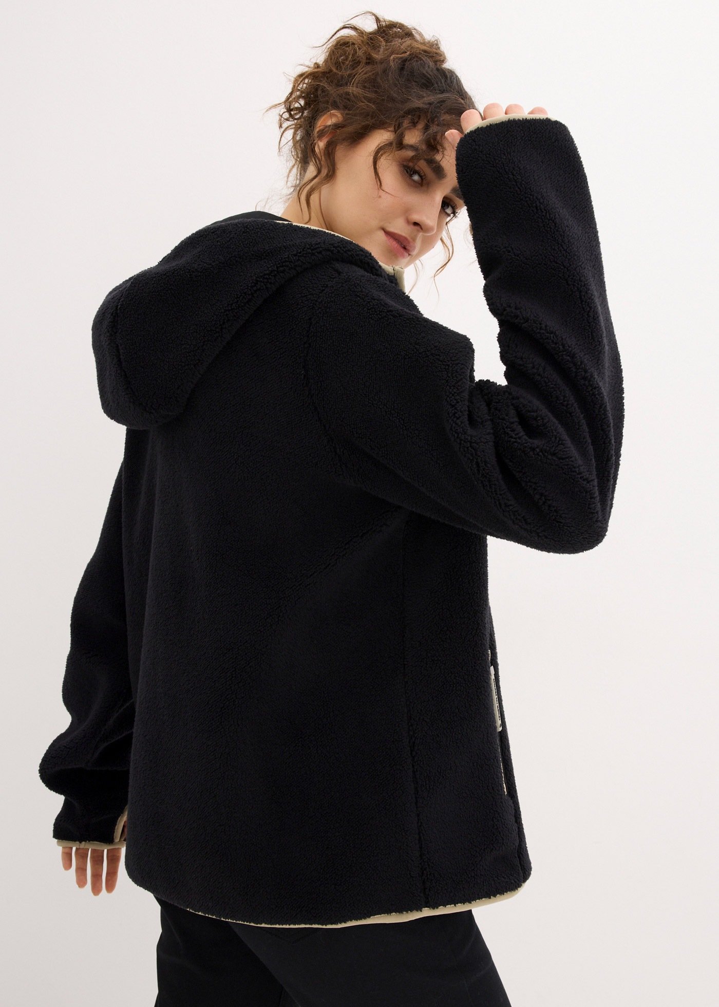 bonprix Fleecejacke mit Kapuze mit Kapuze, aus Teddy-Fleece, lässige Passfo günstig online kaufen