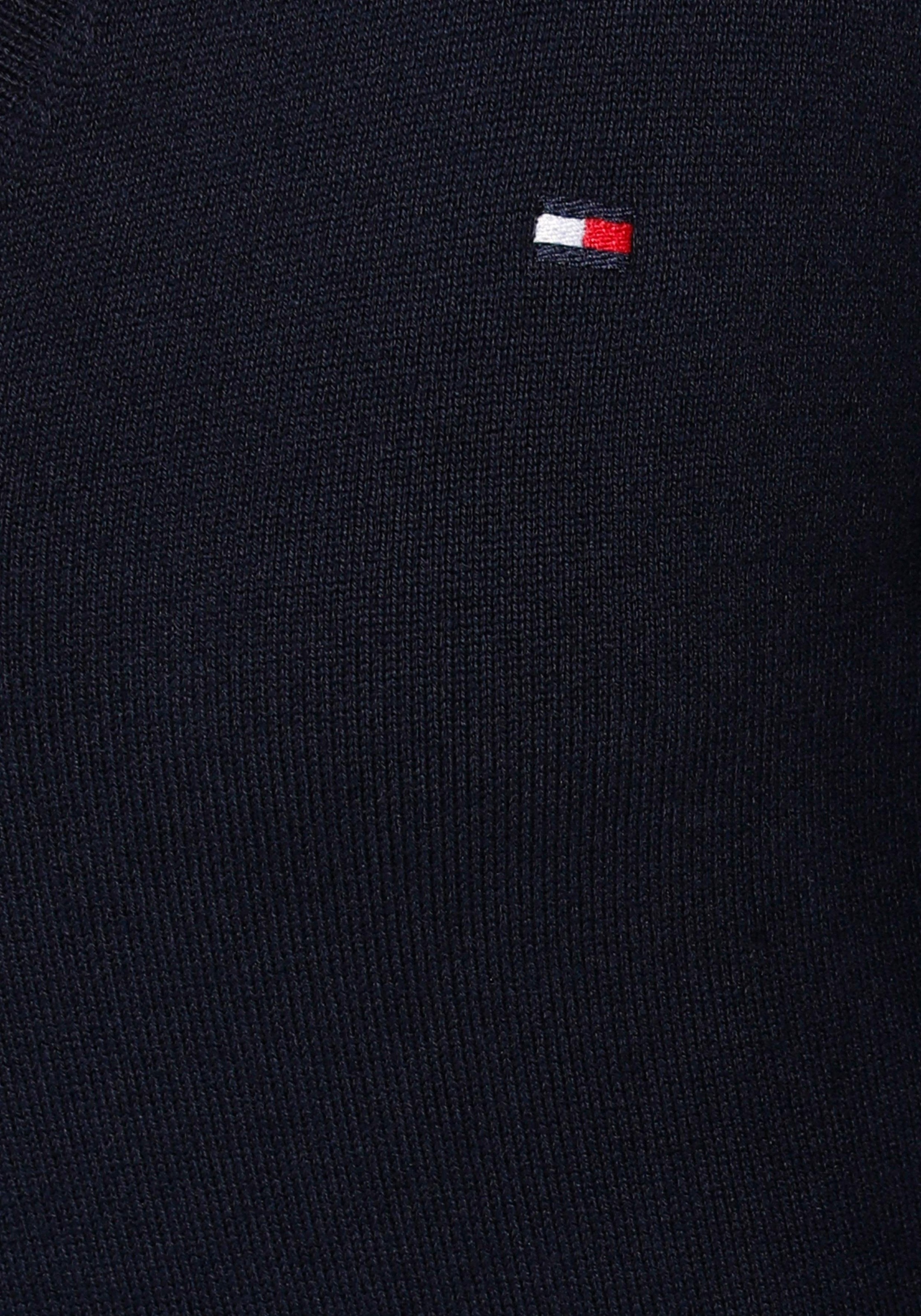 Tommy Hilfiger V-Ausschnitt-Pullover »HERITAGE V-NECK SWEATER«, mit klassichem V-Ausschnitt & Tommy Hilfiger Logo-Flag