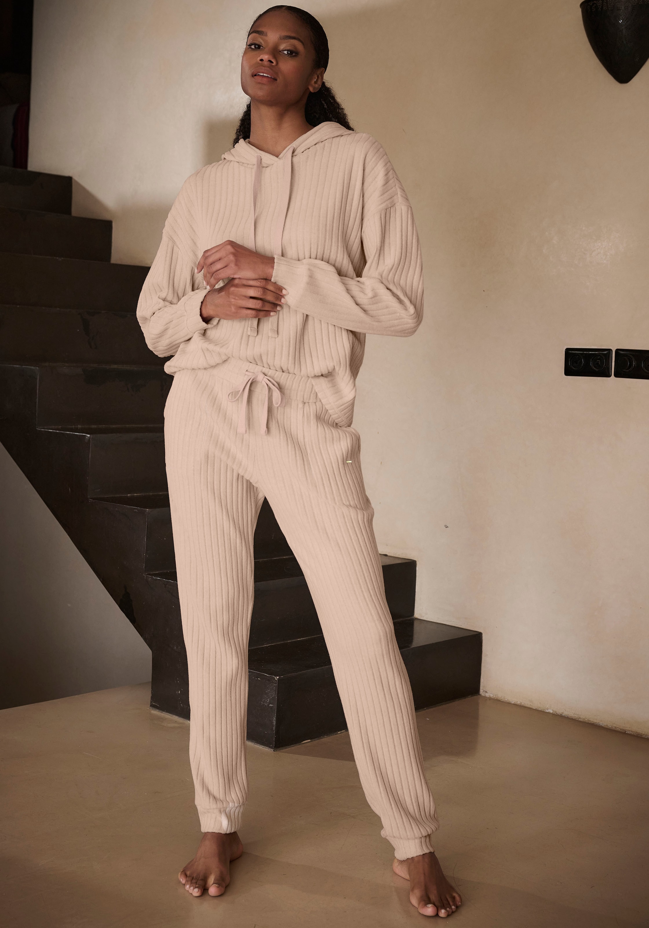 LASCANA Homewearhose, Lounge-/ Strickhose mit praktischen Taschen, Loungewear