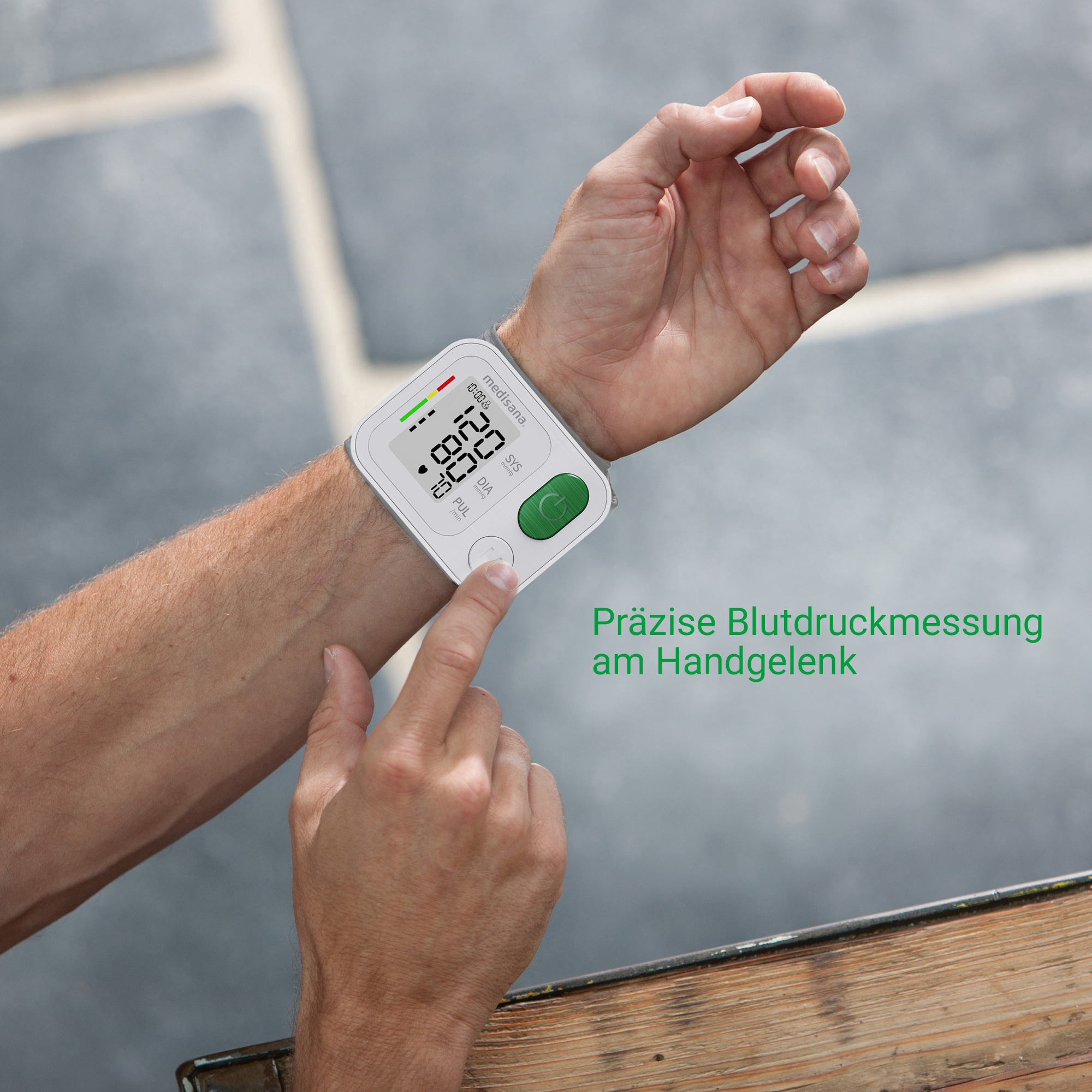 Medisana Handgelenk-Blutdruckmessgerät »BW 345«, Apelfarbskala, LC-Display, hochwertig, mit extra großen Knöpfen